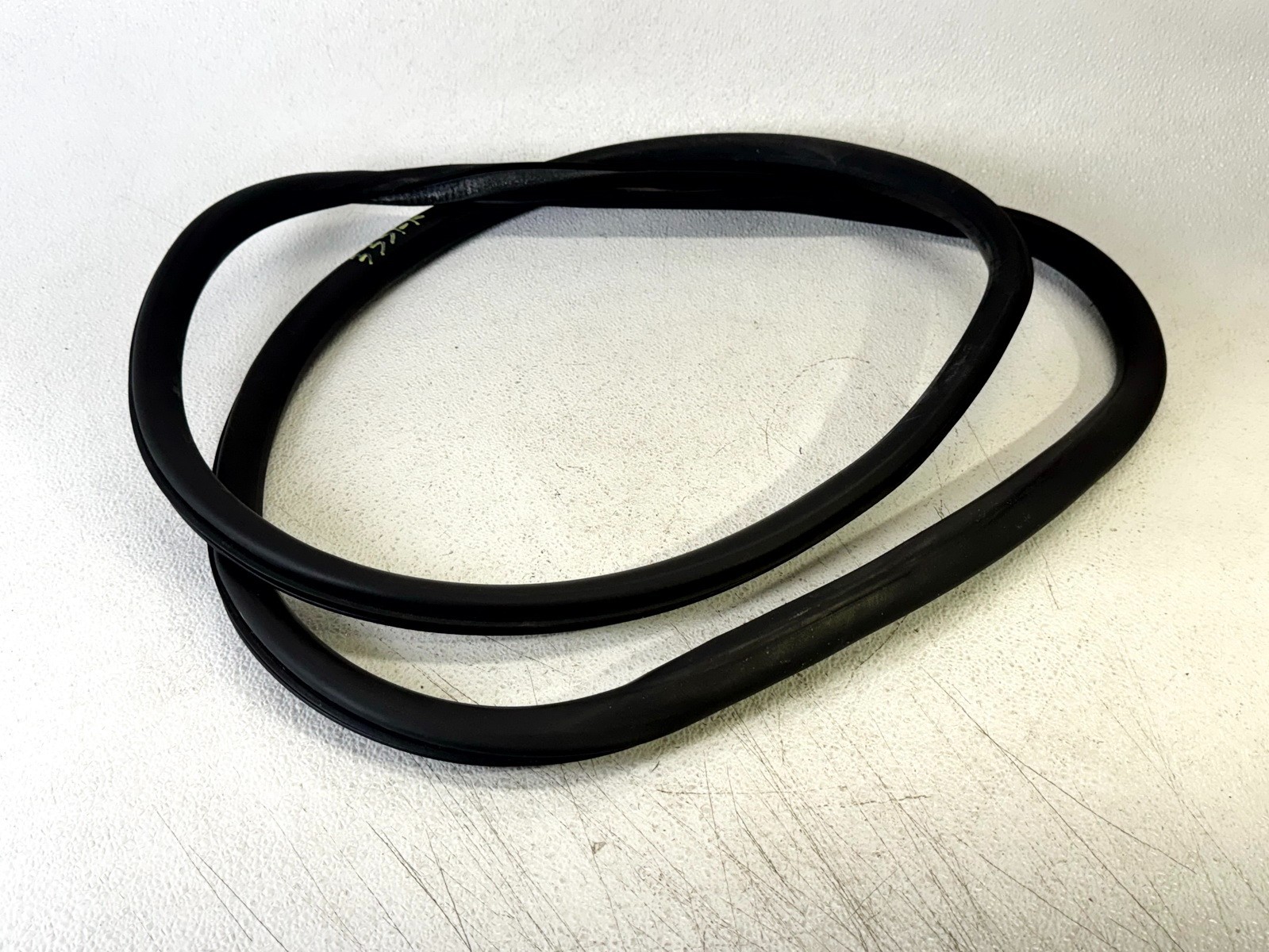 11-16 CHEVROLET CRUZE FRONT RIGHT RH PASS SIDE DOOR WEATHERSTRIP RUBBER SEAL