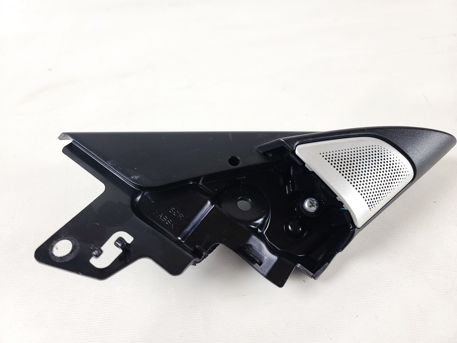 17-22 INFINITI Q60 FRONT RIGHT RH PASS SIDE DOOR CORNER COVER TRIM & SPEAKER