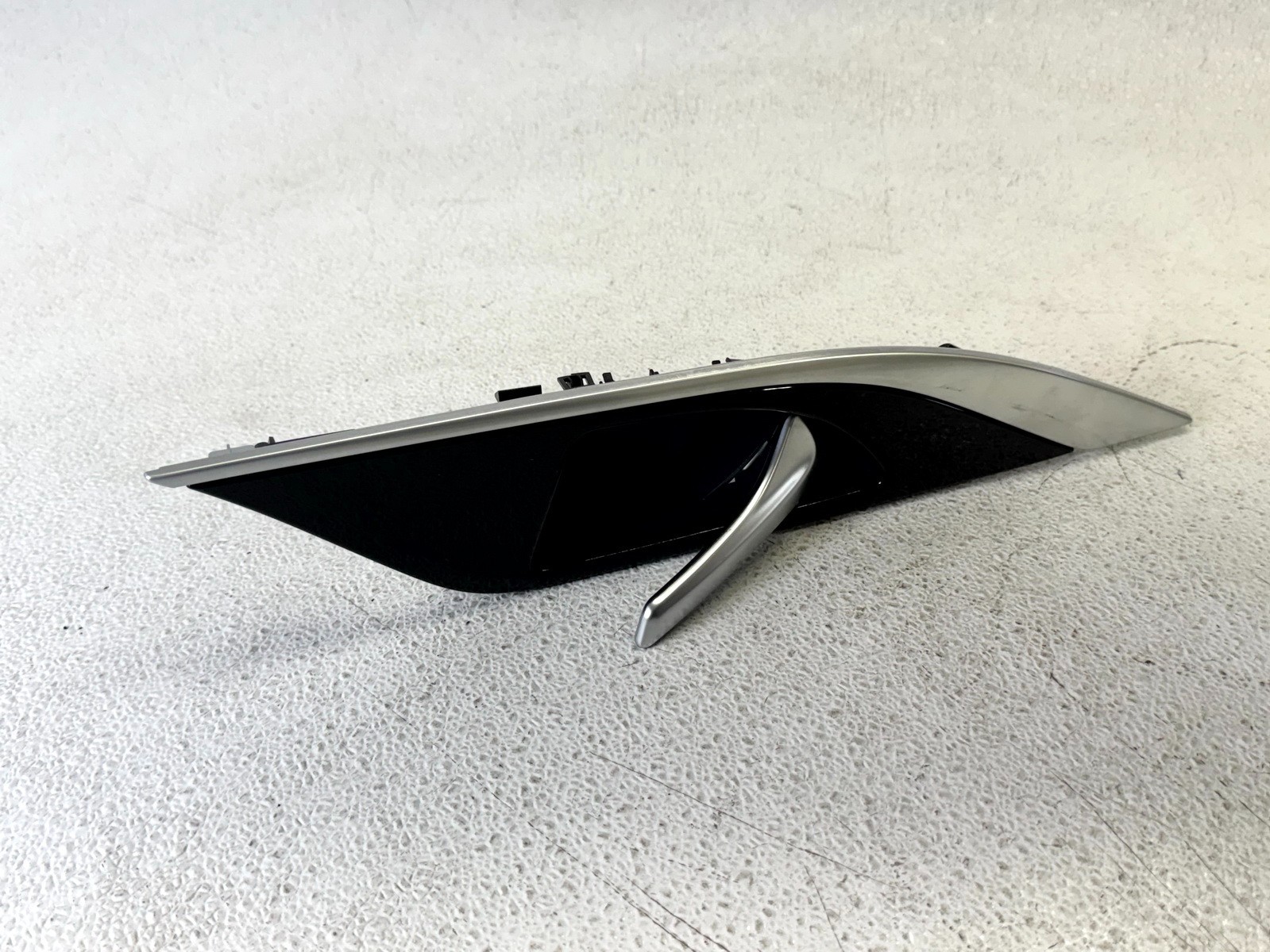 17-19 INFINITI QX30 REAR RIGHT RH PASS SIDE INTERIOR DOOR HANDLE PANEL