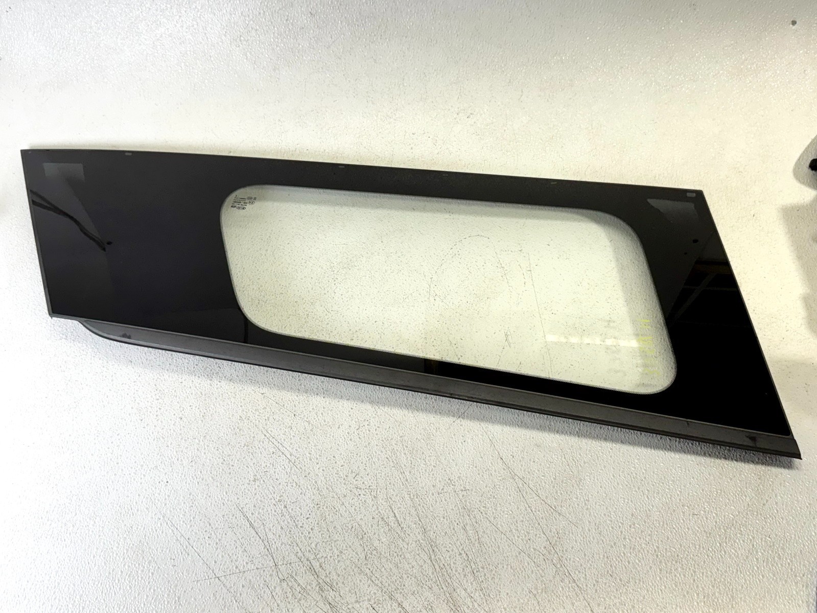 15-21 KIA SEDONA REAR LEFT LH DRIVER SIDE QUARTER PANEL AUTO GLASS