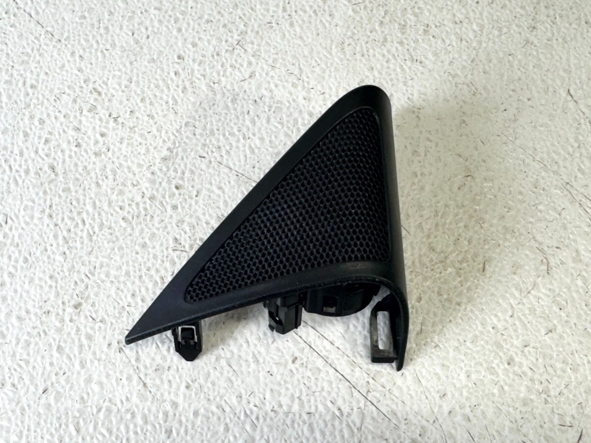 19-25 MAZDA 3 FRONT RIGHT RH PASS SIDE DOOR CORNER AUDIO SOUND SPEAKER