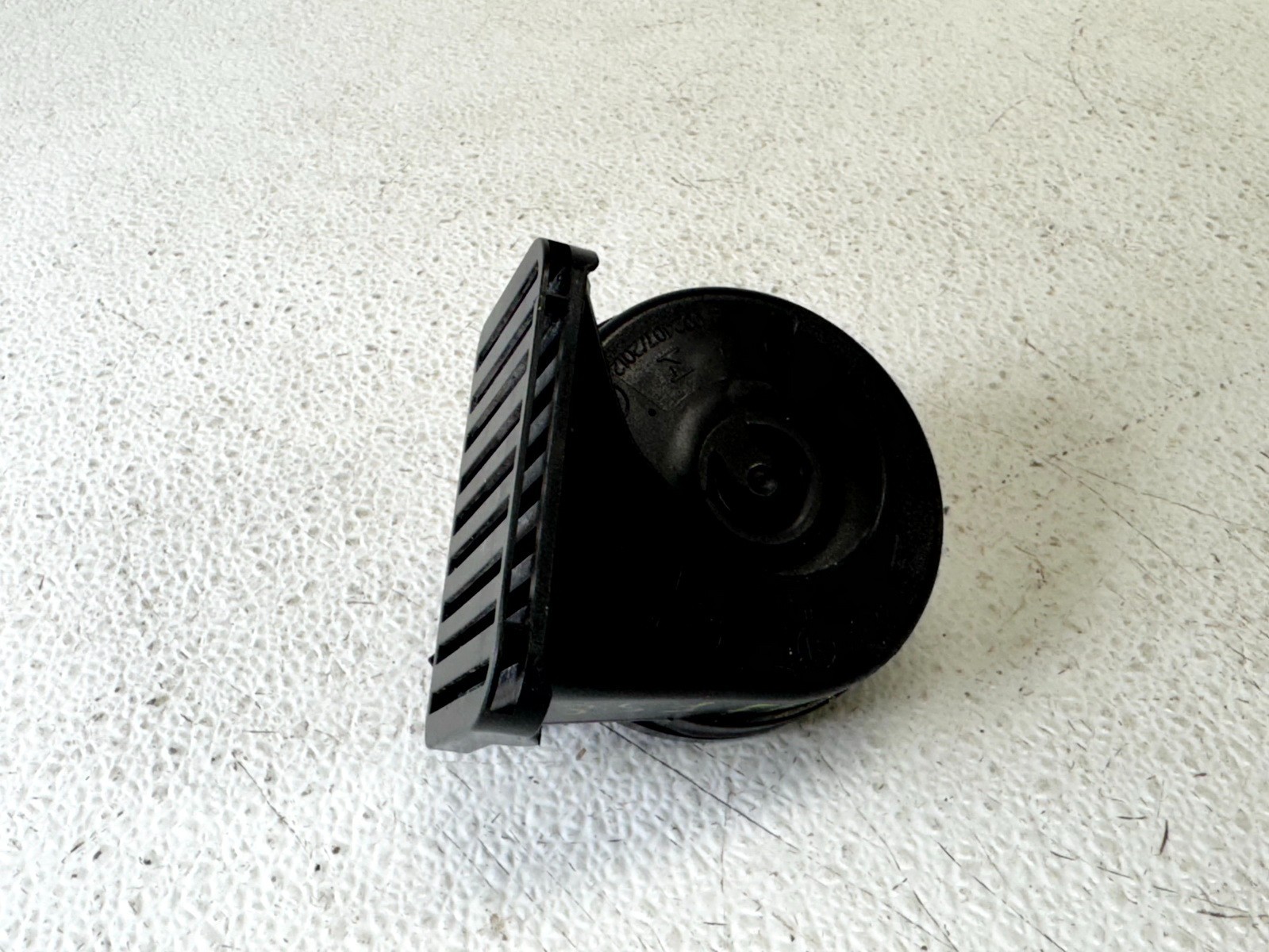 14-25 RAM PROMASTER FRONT RIGHT RH PASS SIDE LOW TONE HORN SIGNAL