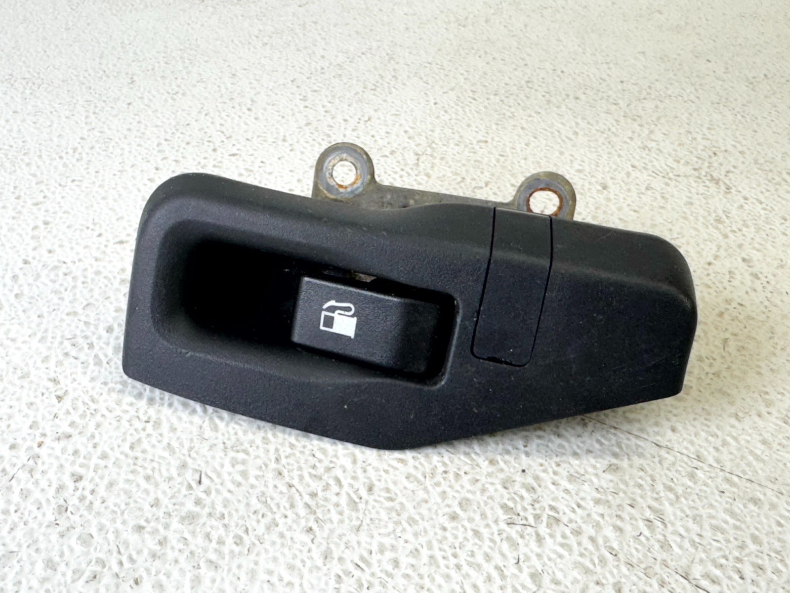 12-18 SUBARU OUTBACK DASH DASHBOARD FUEL DOOR RELEASE HANDLE LEVER