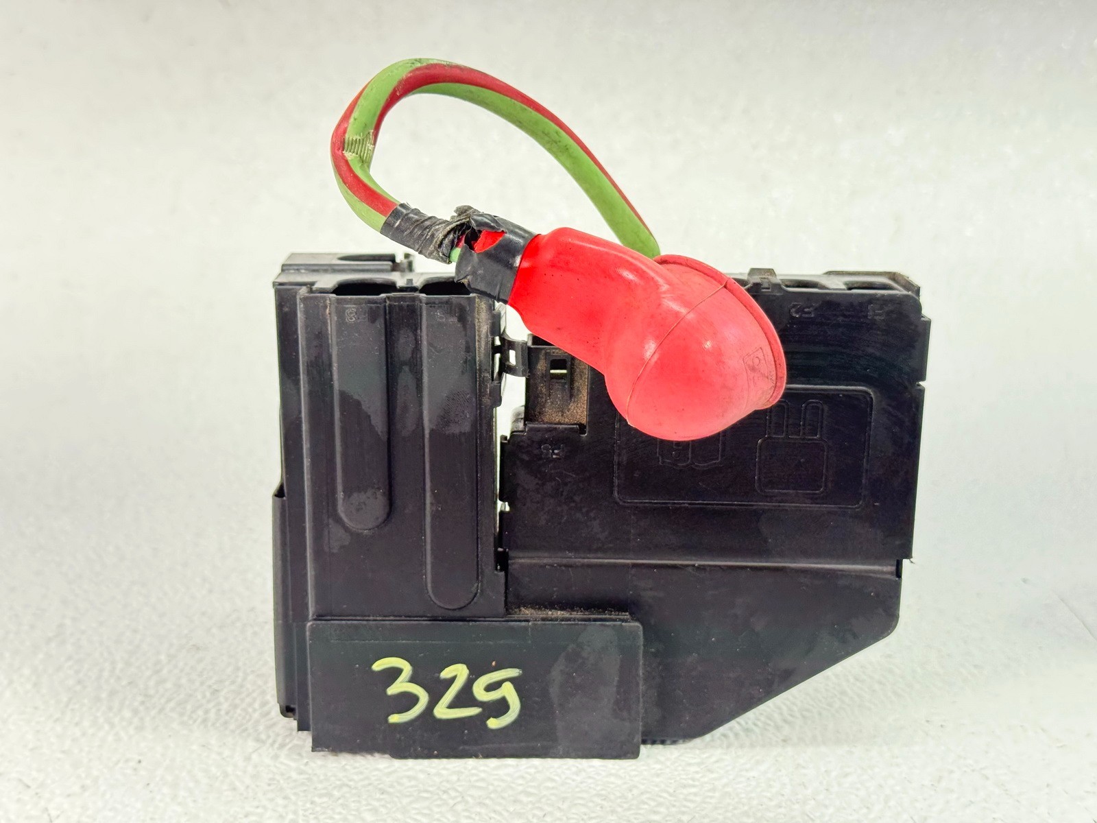 13-16 LINCOLN MKZ 2.0L HYBRID ENGINE BATTERY FUSE RELAY JUNCTION BOX