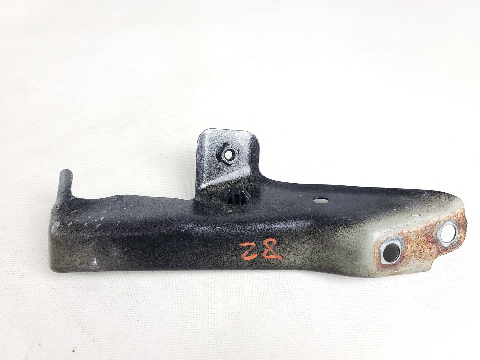14-20 NISSAN ROGUE FRONT RIGHT RH PASSENGER SIDE FENDER SUPPORT BRACKET