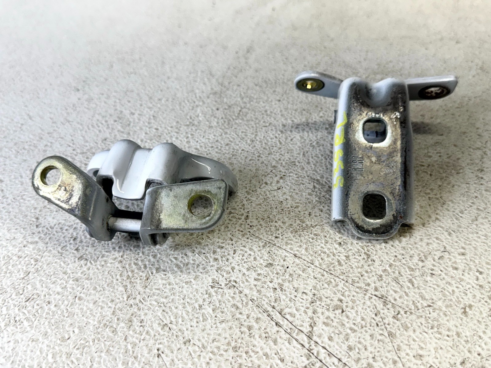 11-16 CHEVROLET CRUZE REAR LEFT LH DRIVER SIDE DOOR UPPER & LOWER HINGE SET