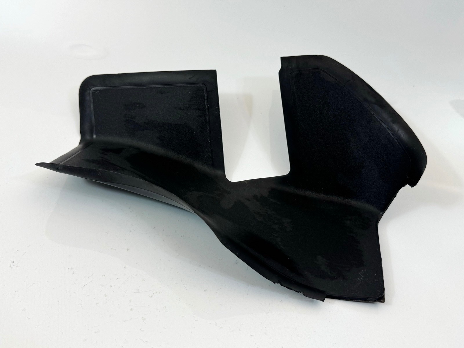 17-23 JAGUAR F-PACE REAR RIGHT PASS SIDE TAILGATE LIFTGATE HINGE COVER TRIM