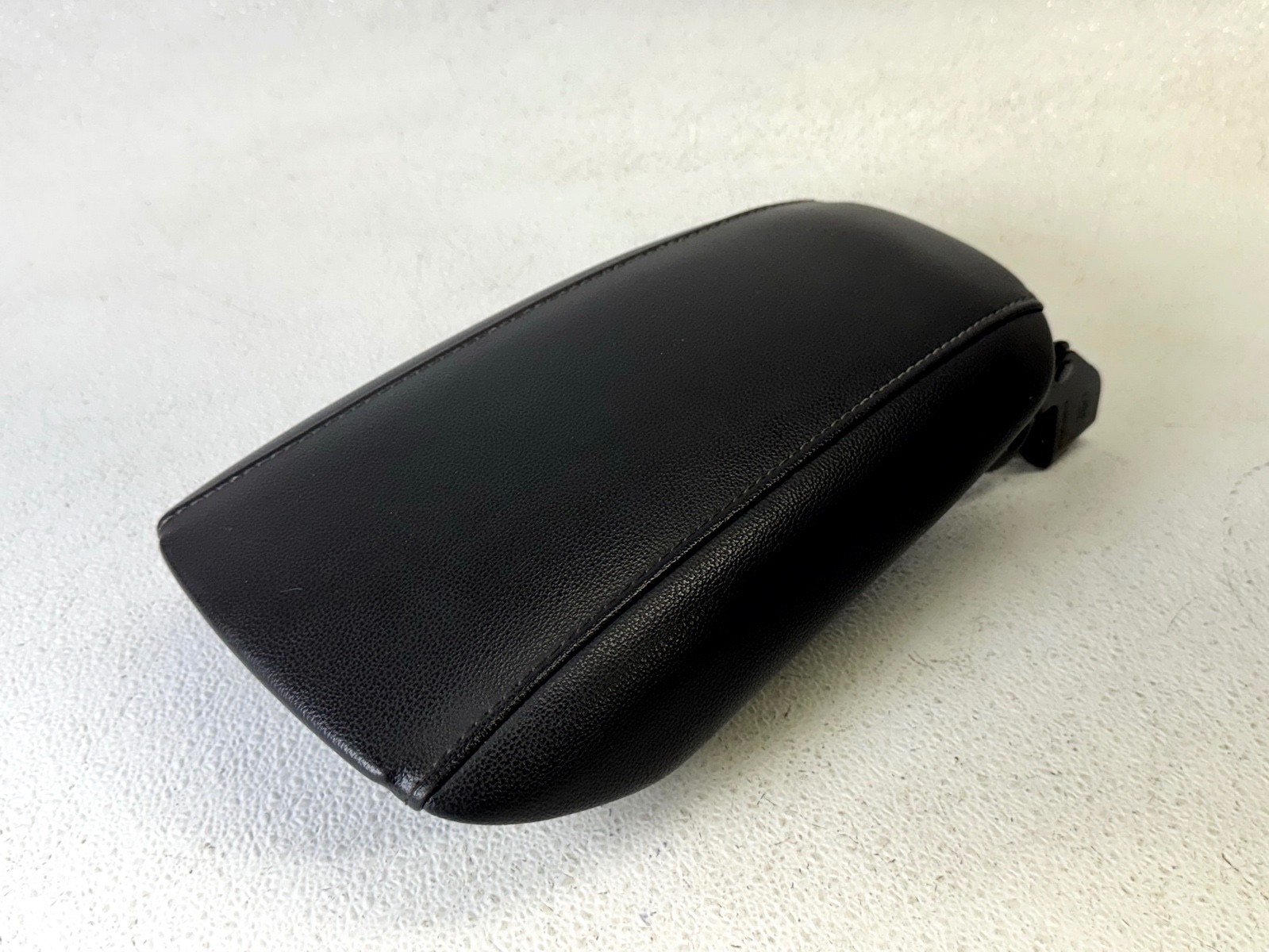13-16 FORD FUSION FRONT CENTER CONSOLE BLACK LEATHER ARMREST COVER LID