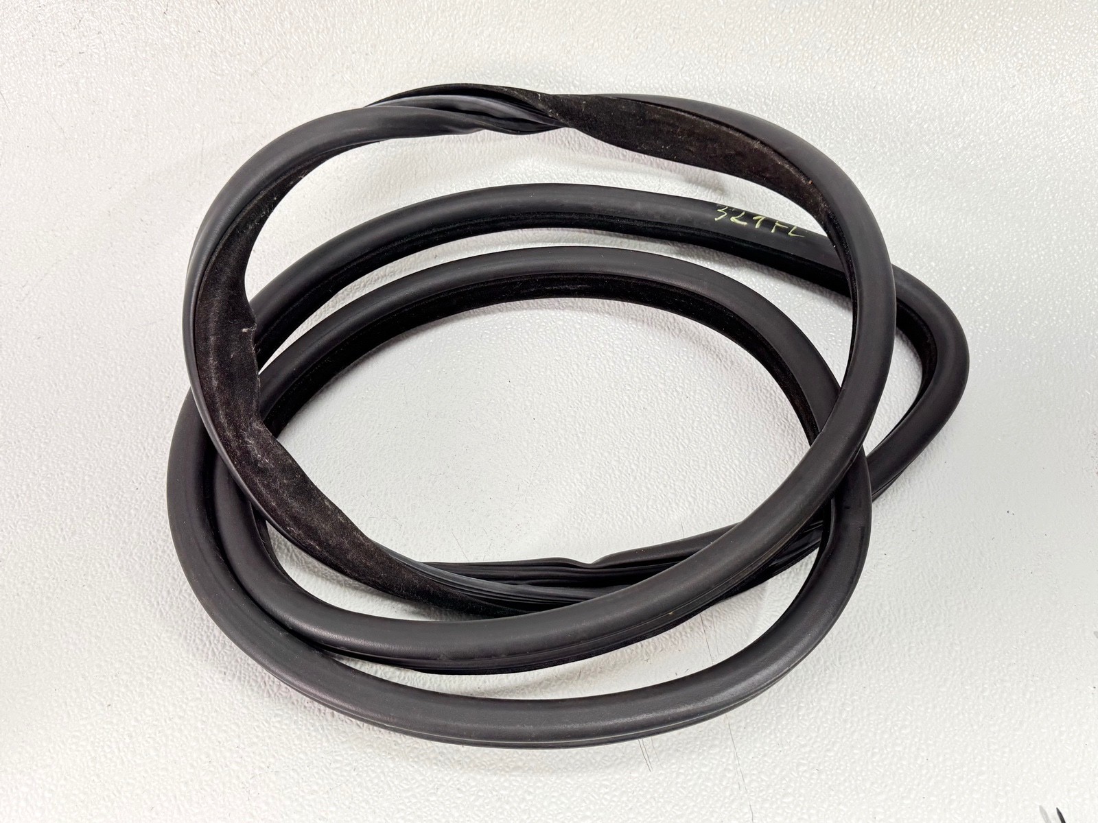 12-19 RANGE ROVER EVOQUE FRONT LEFT DRIVER SIDE DOOR WEATHER STRIP SEAL