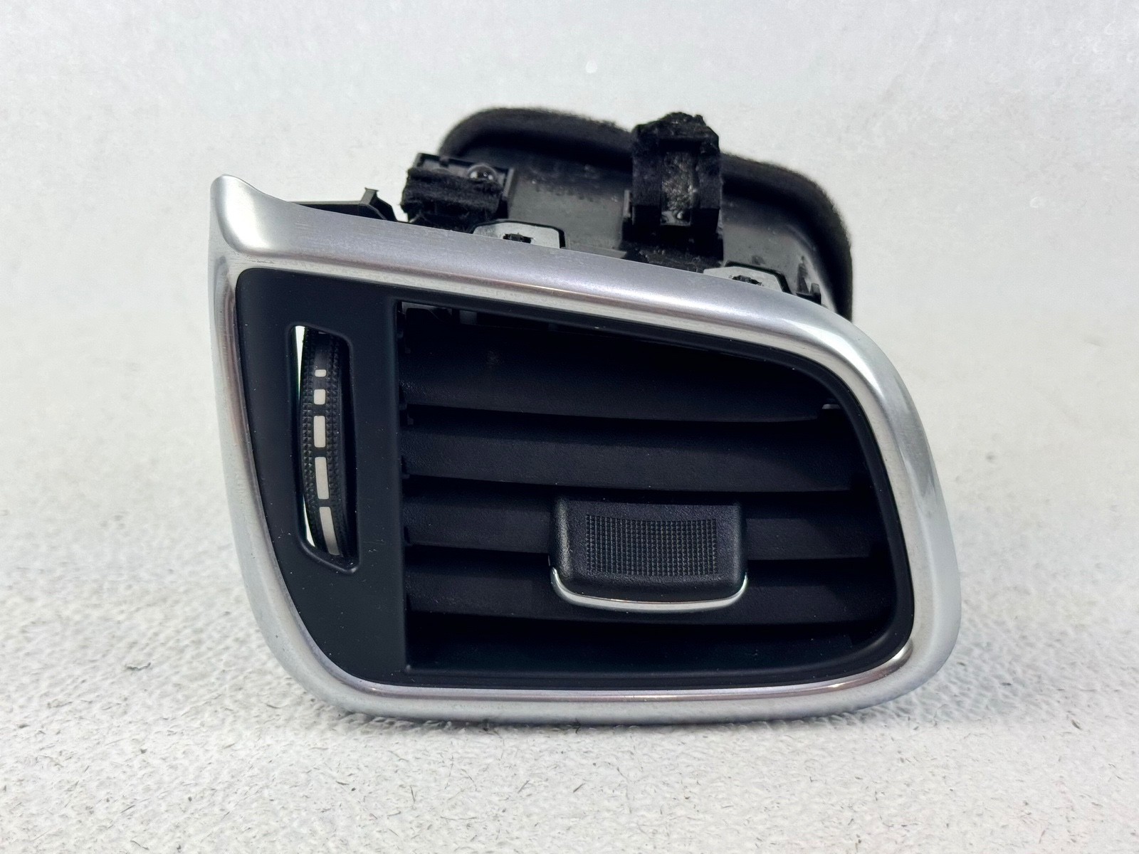 17-19 INFINITI QX30 FRONT LEFT SIDE DASHBOARD HVAC A/C AIR VENT GRILLE TRIM