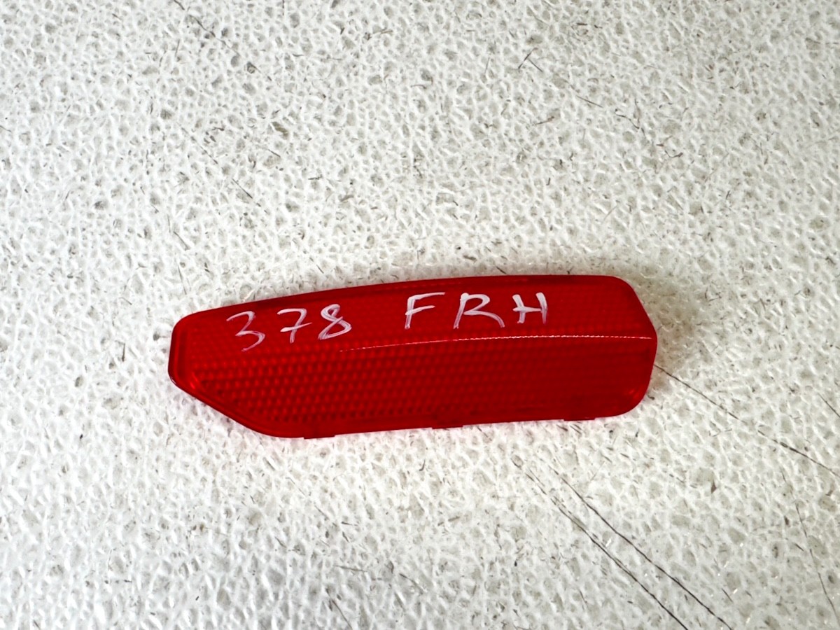15-21 KIA SEDONA FRONT RIGHT RH PASS SIDE DOOR RED REFLECTOR LIGHT LAMP