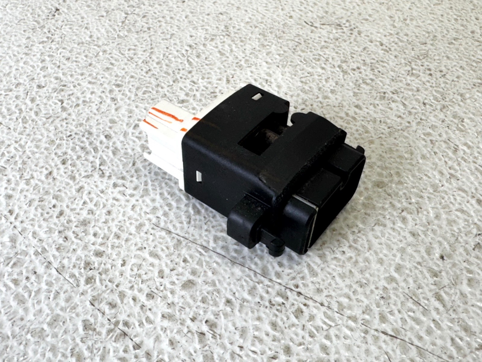 17-20 FORD FUSION AIR INTAKE QUALITY TEMPERATURE SENSOR CONTROL MODULE UNIT