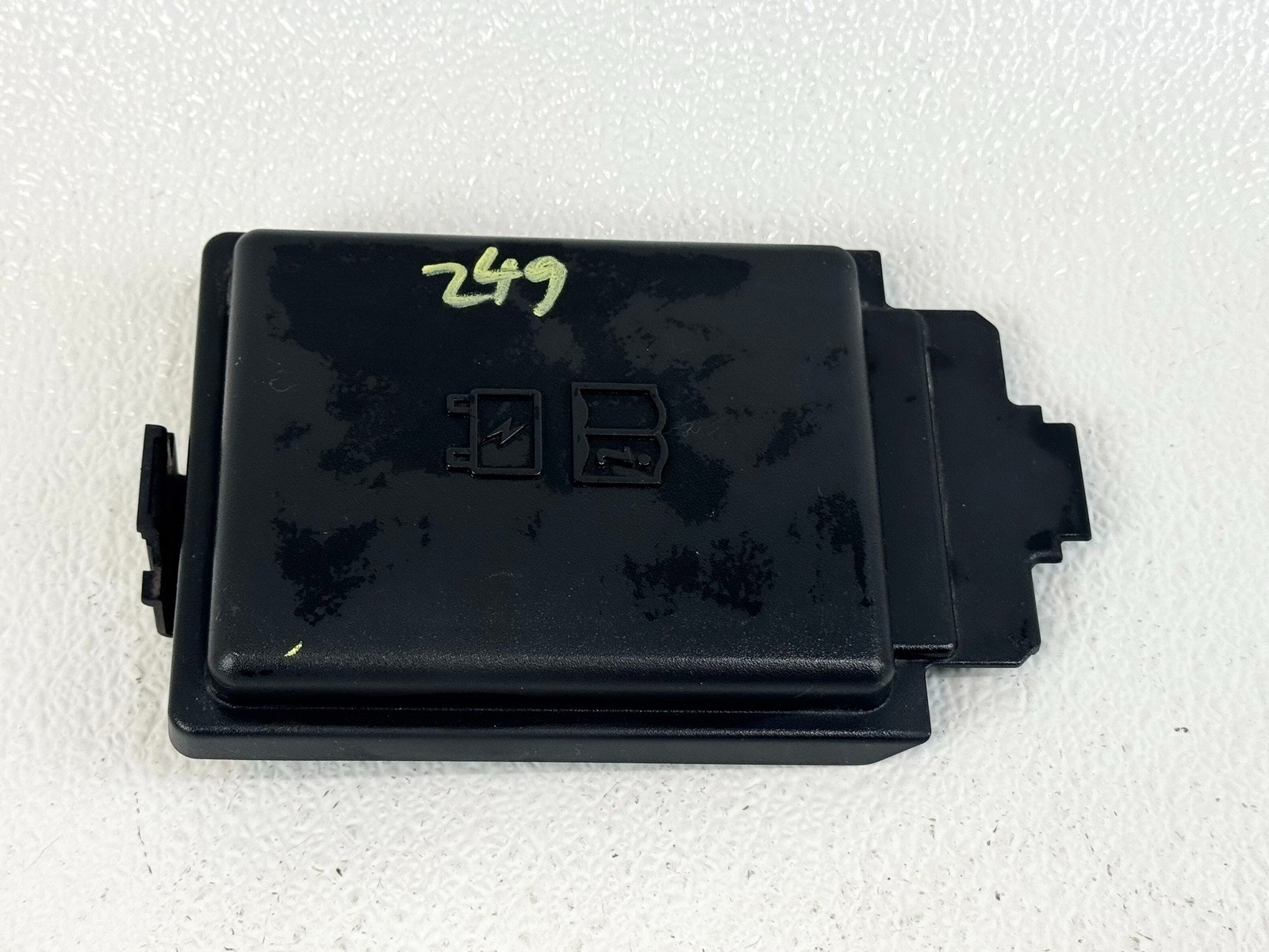 16-20 JAGUAR XE XF F-PACE FUSE RELAY JUNCTION BLOCK BOX UPPER COVER CAP