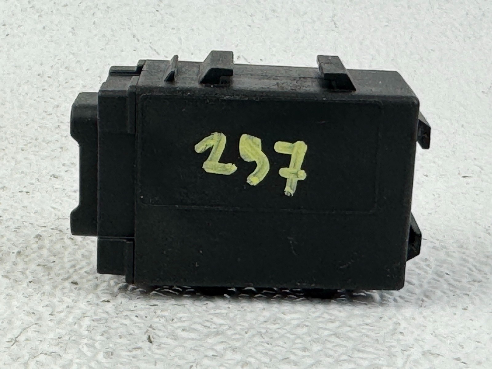 17-20 INFINITI Q50 Q60 GATEWAY ANTI THEFT LOCKING COMPUTER CONTROL MODULE