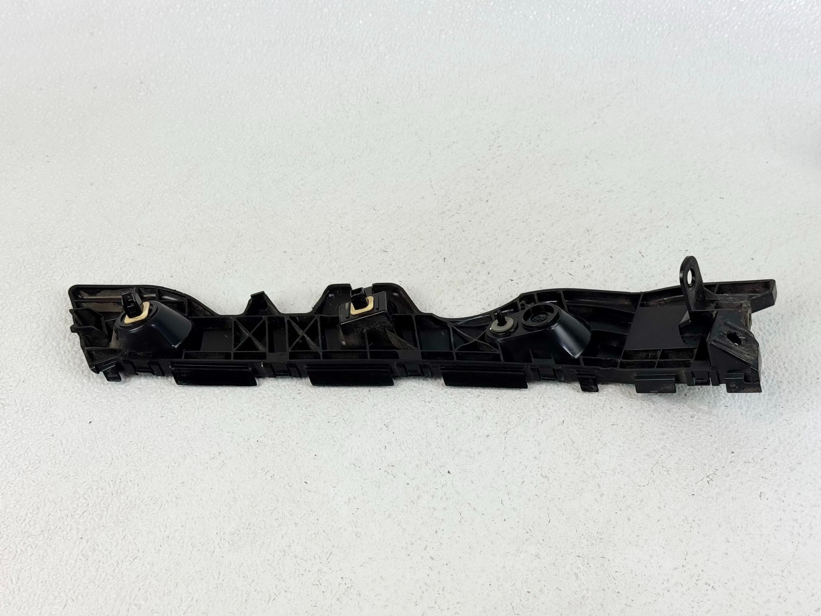 20-23 MAZDA 3 REAR RIGHT RH PASS SIDE BUMPER MOUNT RETAINER BRACKET
