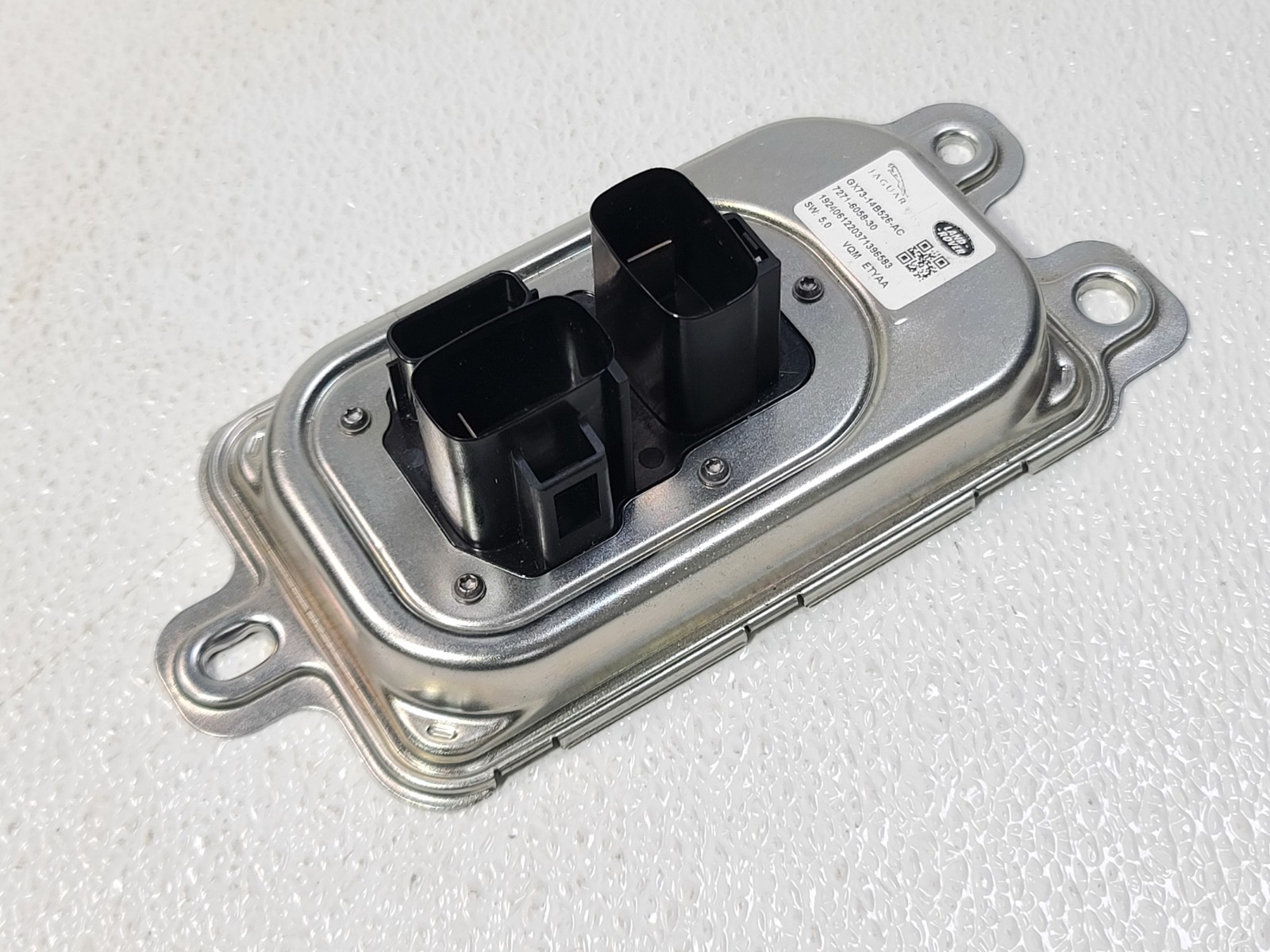 20-23 LAND ROVER DISCOVERY SPORT VOLTAGE CONVERTER CONTROL MODULE UNIT