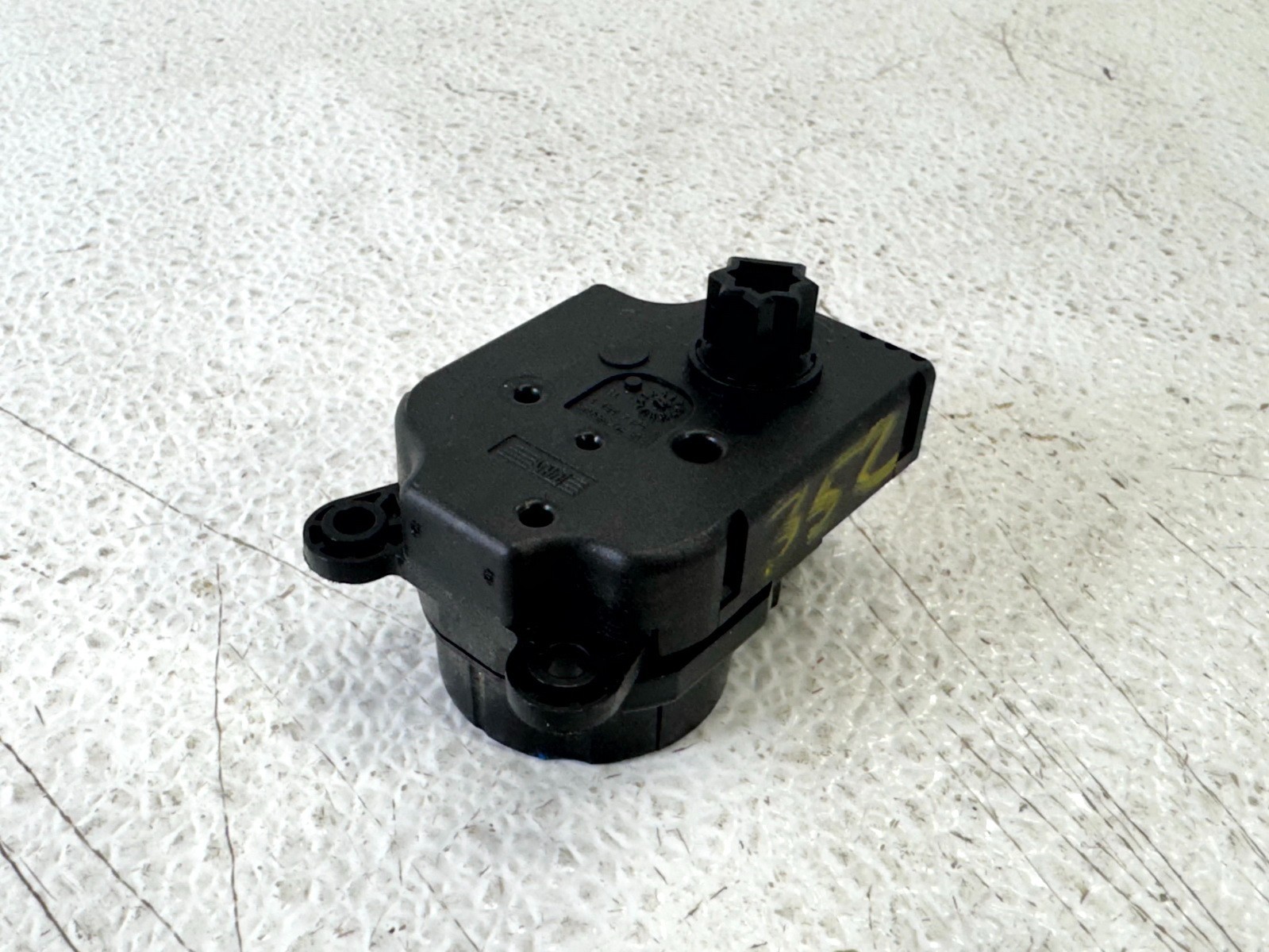17-19 FORD ESCAPE A / C HVAC AIR HEATER FLAP DOOR ACTUATOR MOTOR ASSEMBLY