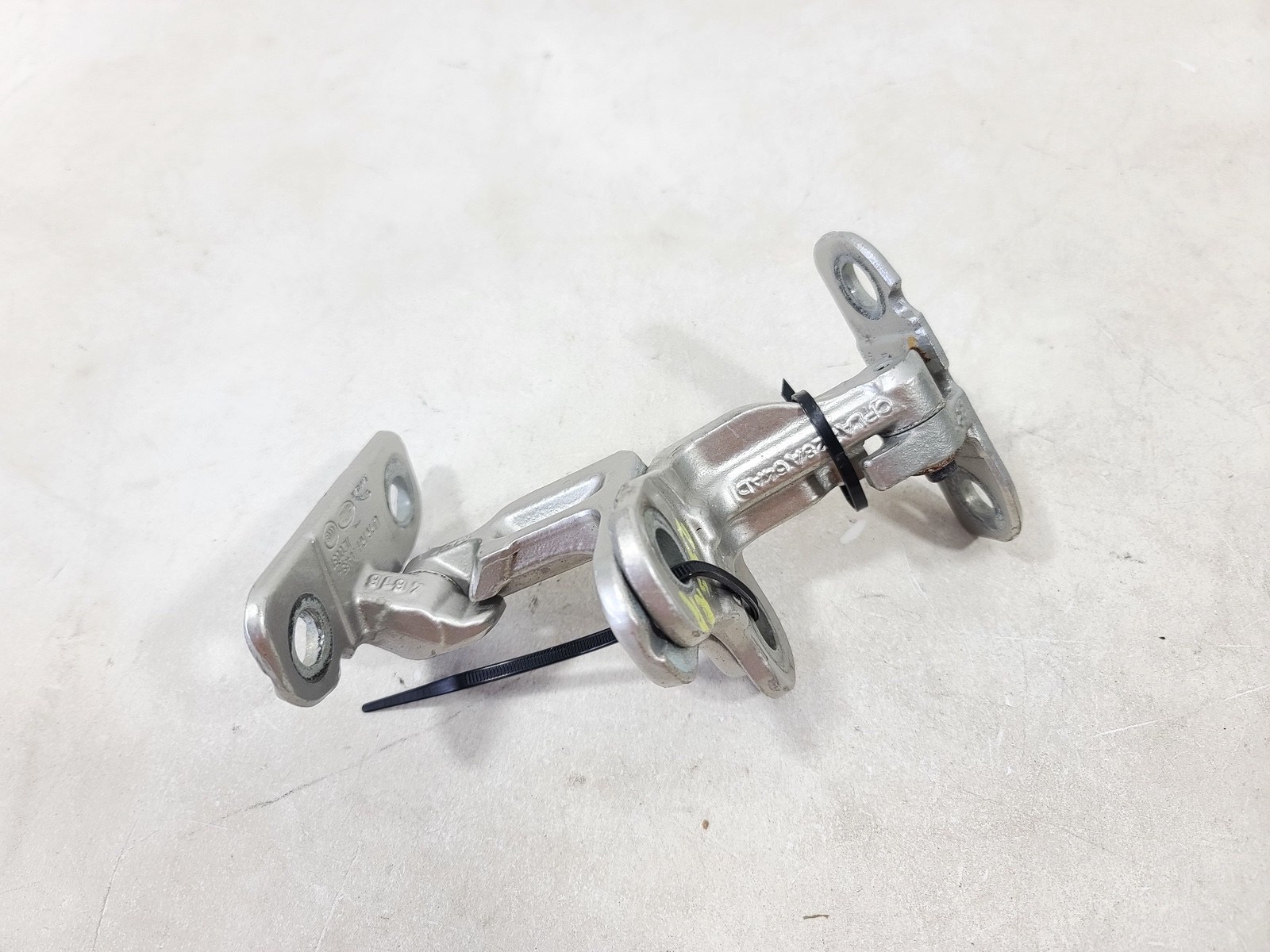 17-20 JAGUAR F-PACE REAR RIGHT PASS SIDE DOOR UPPER & LOWER HINGE SET OF 2