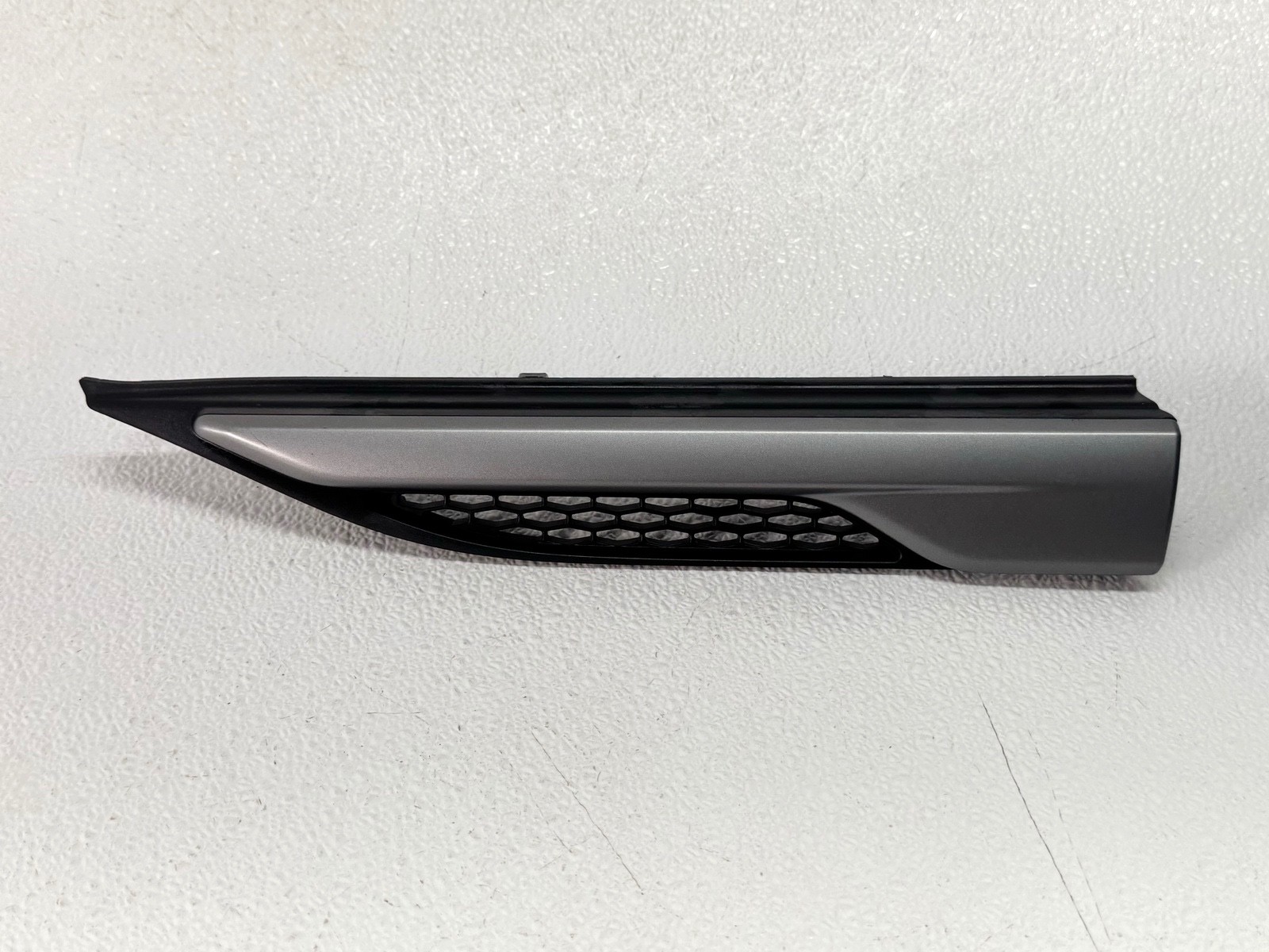 12-19 RANGE EVOQUE FRONT LEFT LH DRIVER SIDE UPPER FENDER GRILLE COVER TRIM