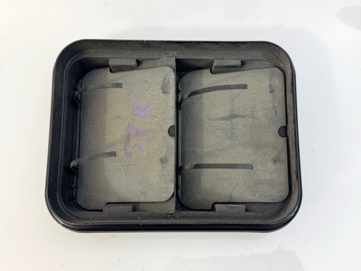 14-23 INFINITI Q50 REAR RIGHT PASS SIDE QUARTER PANEL AIR DRAFTER VENT
