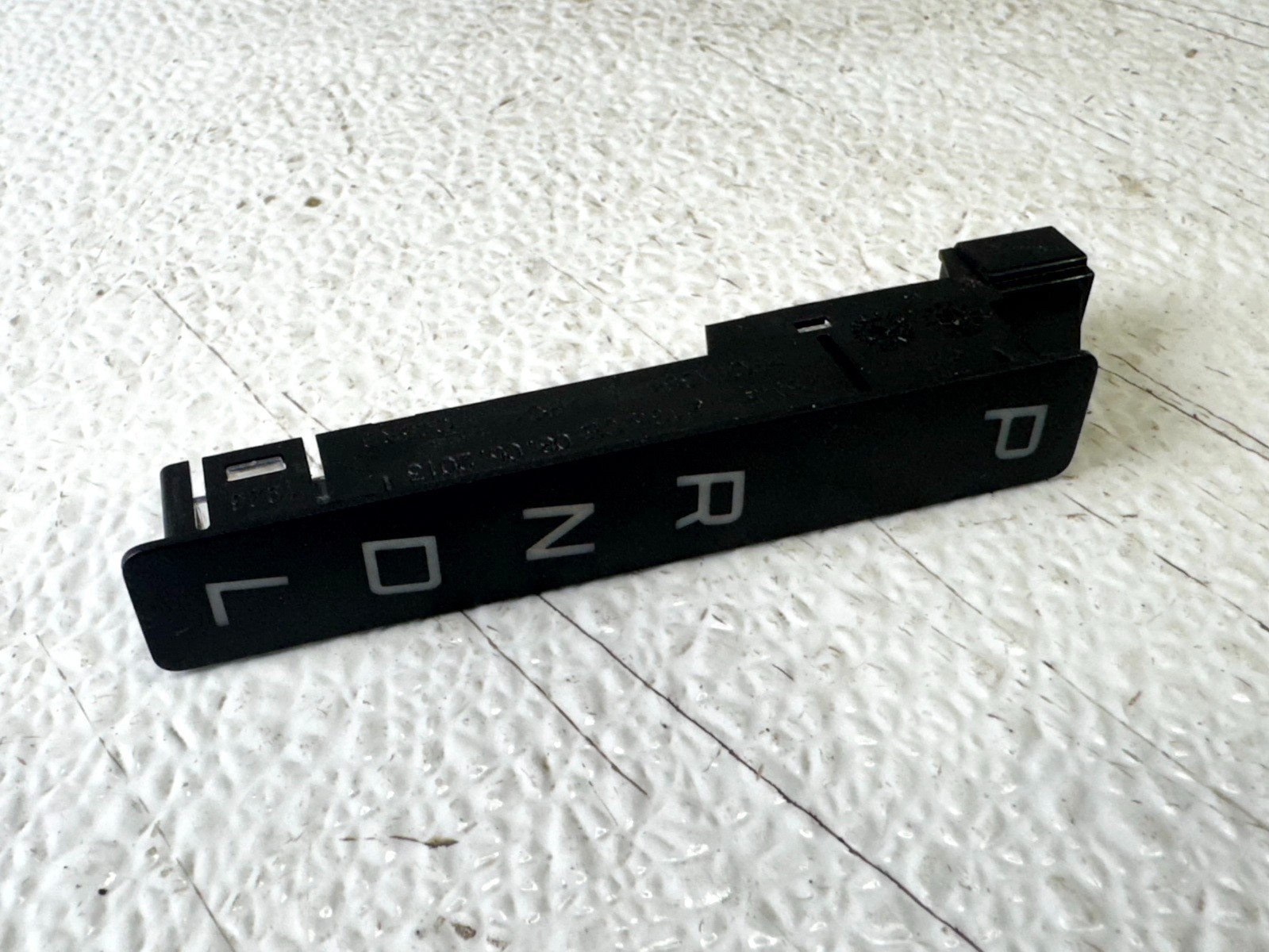 12-18 FORD FOCUS CENTER CONSOLE AUTOMATIC TRANSMISSION GEAR SHIFT INDICATOR