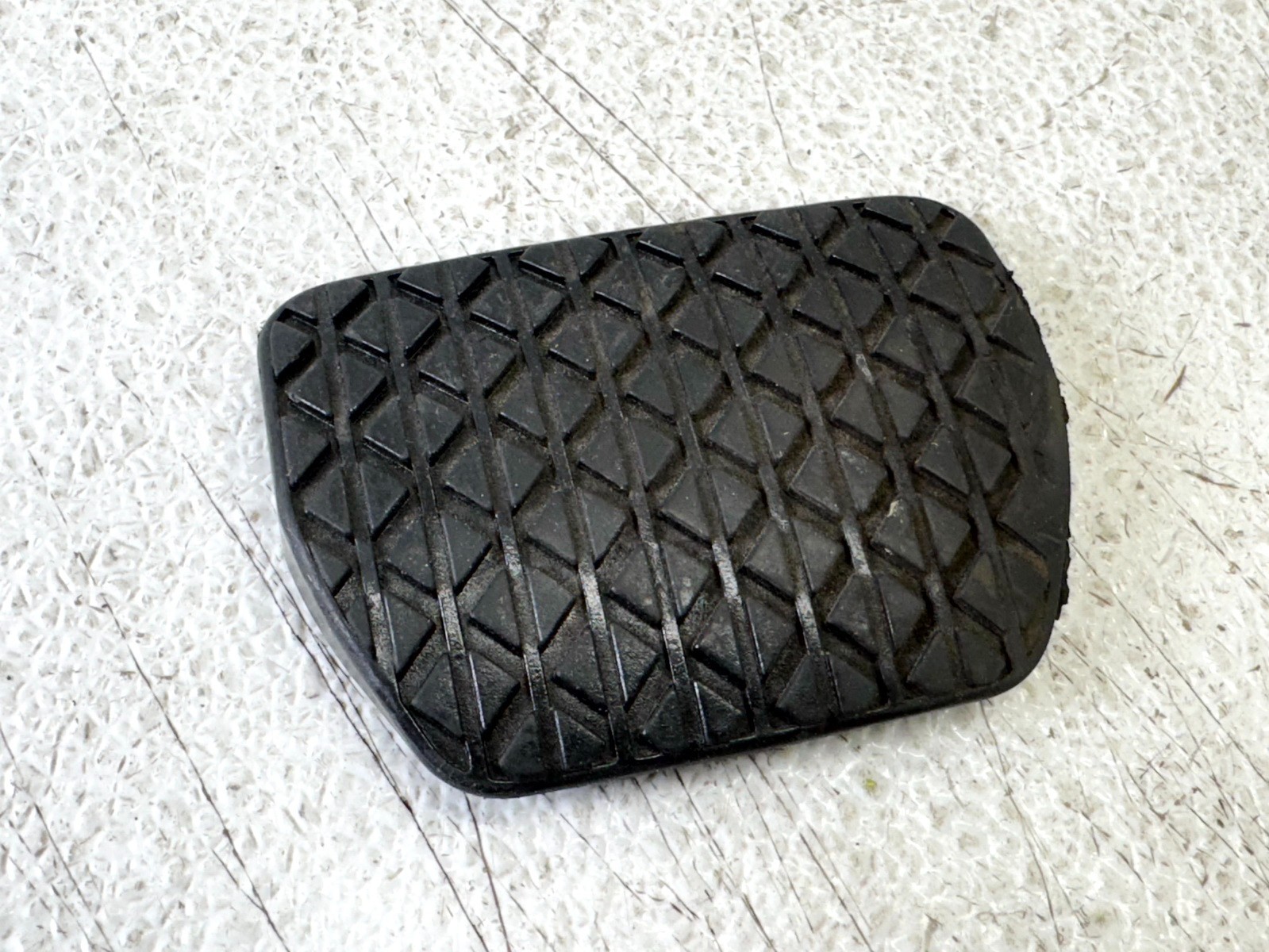 16-23 MAZDA CX9 CX-9 AUTOMATIC TRANSMISSION BRAKE PEDAL PAD TRIM COVER