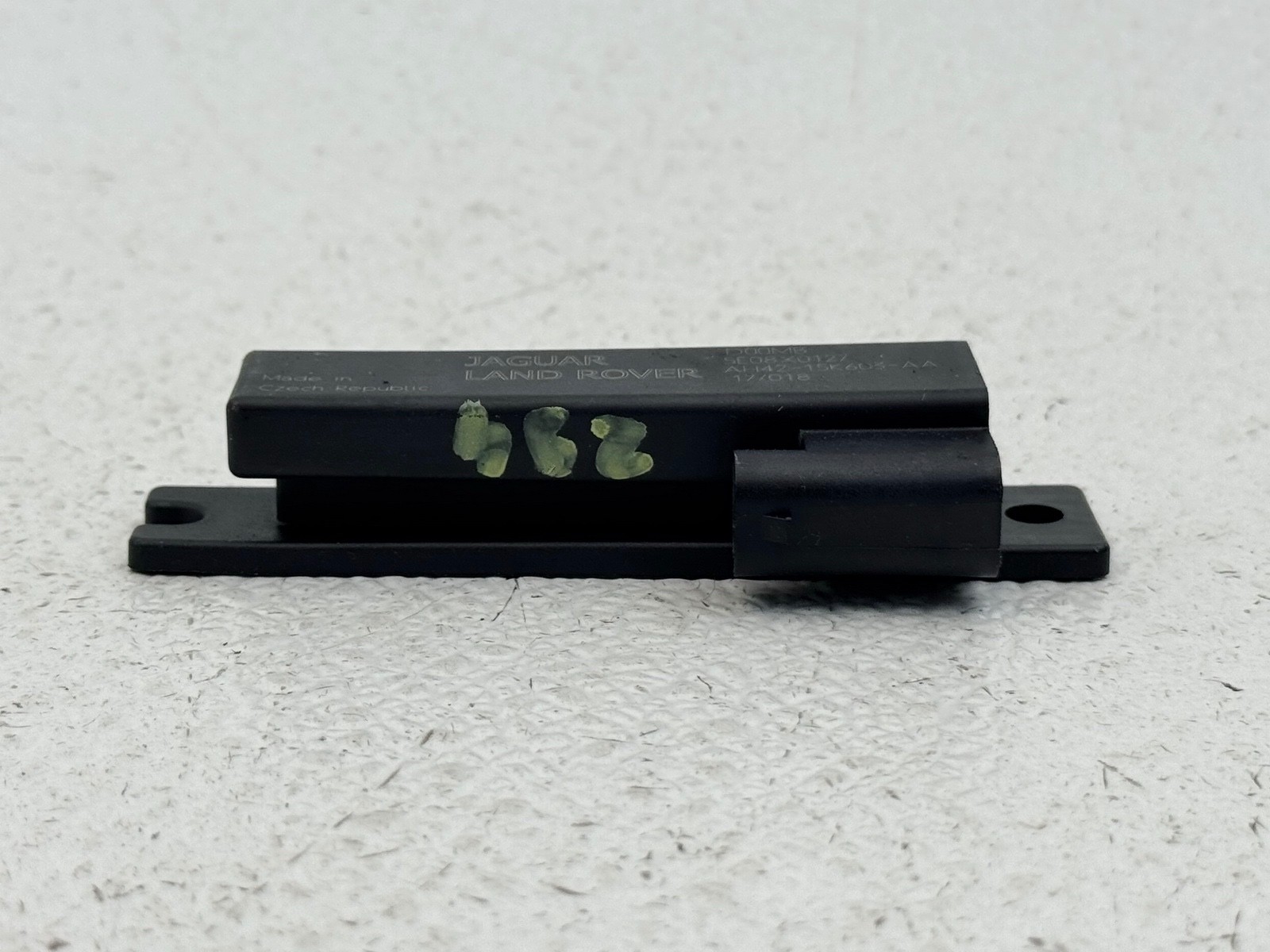17-19 JAGUAR F-PACE SMART KEYLESS ENTRY PROXIMITY ANTENNA SENSOR MODULE