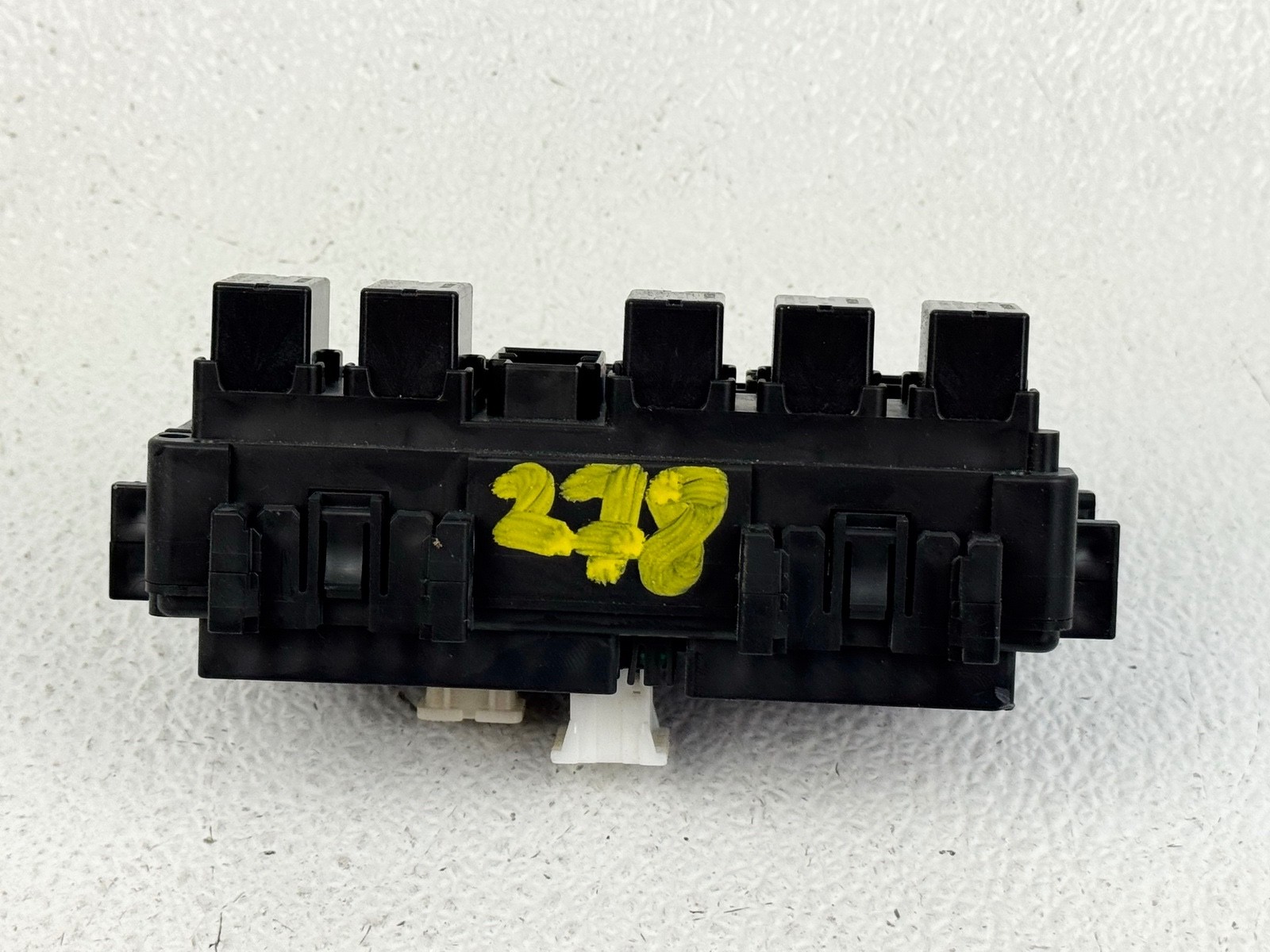 16-22 INFINITI Q50 DASHBOARD INSTRUMENT PANEL FUSE JUNCTION RELAY BOX