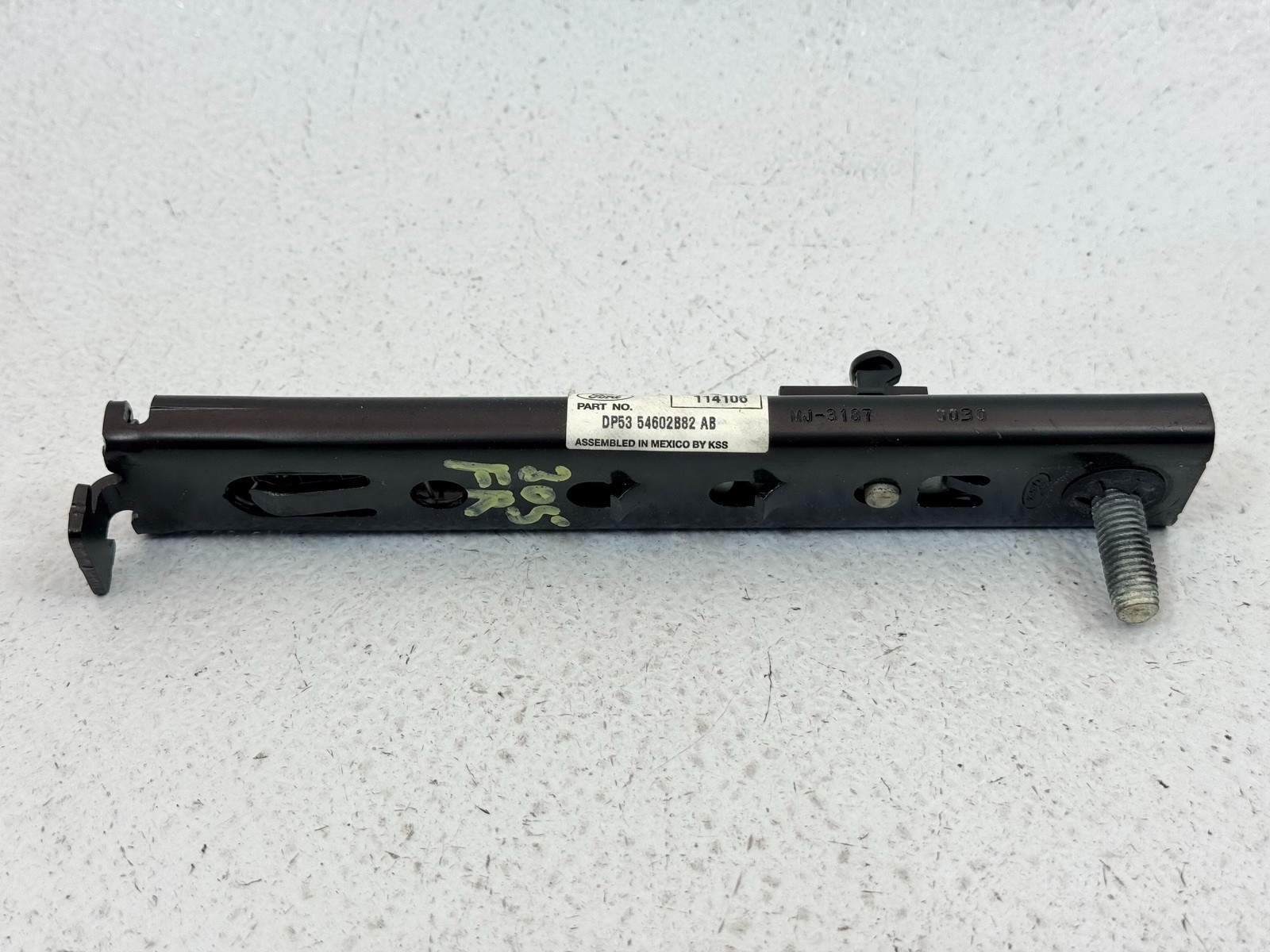13-16 LINCOLN MKZ FRONT RIGHT RH PASS SIDE SEAT BELT HEIGHT ADJUSTER