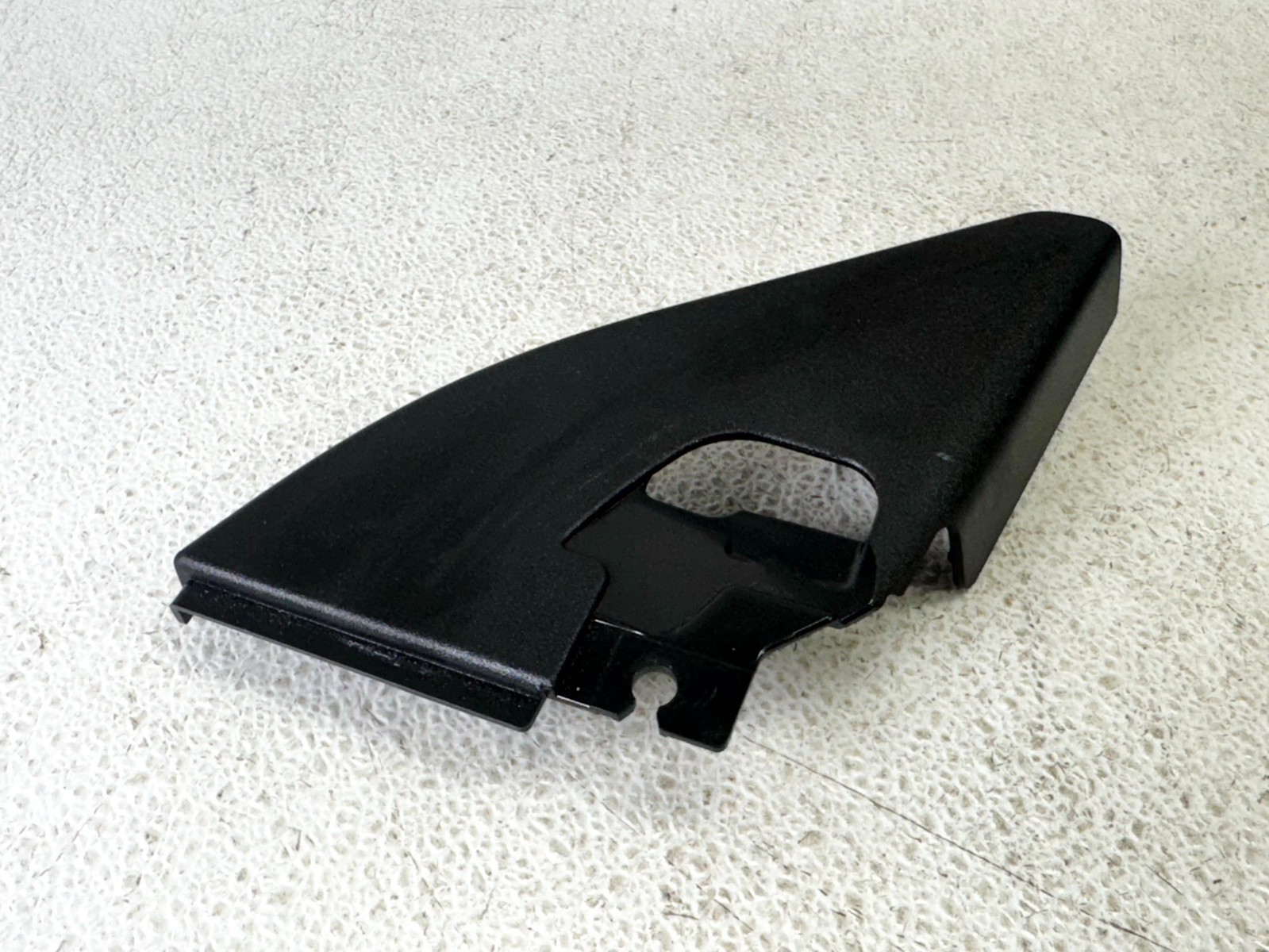 22-25 NISSAN PATHFINDER FRONT RIGHT RH PASS SIDE DOOR CORNER TRIM COVER