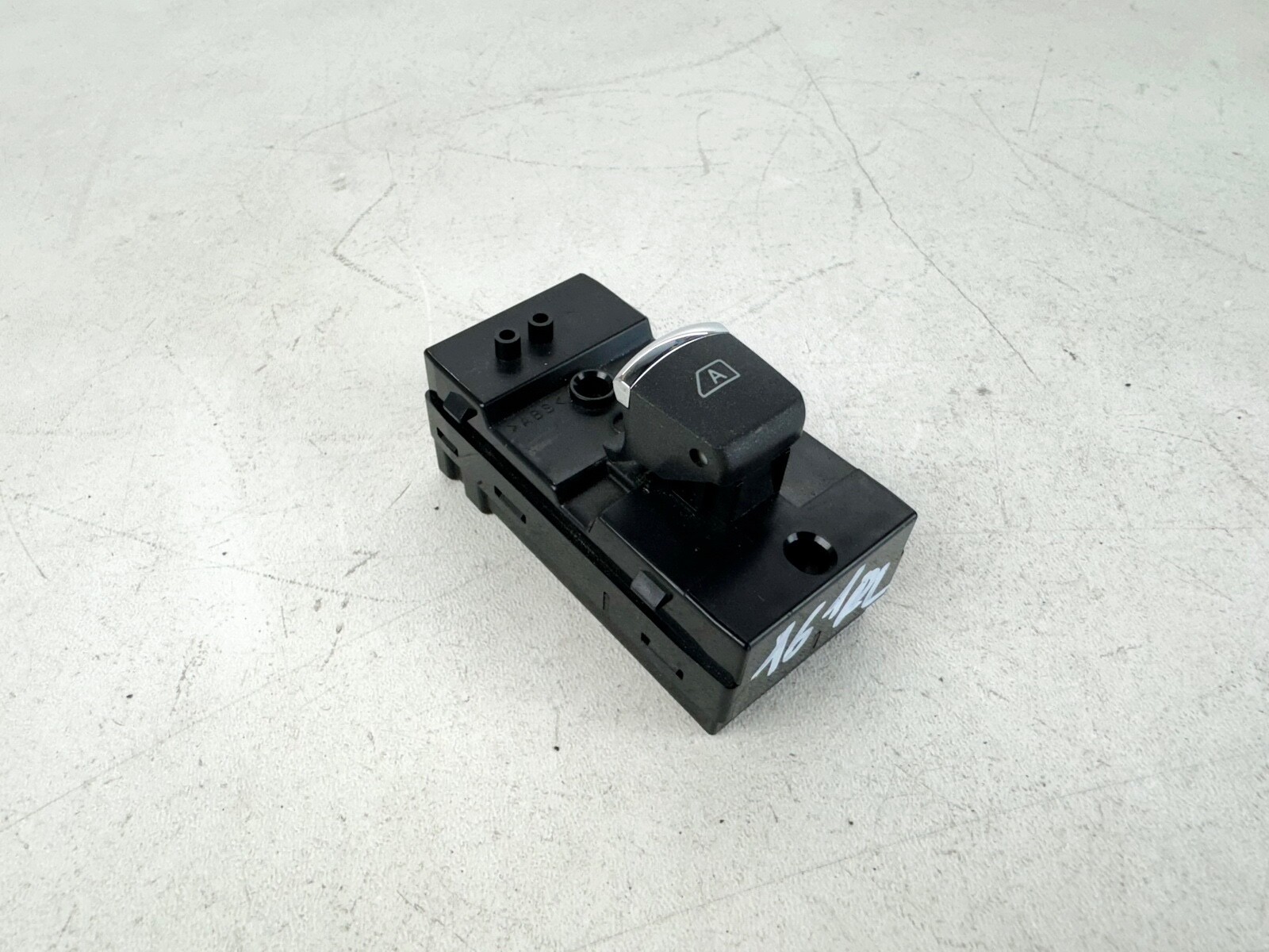 14-23 INFINITI Q50 REAR LEFT LH SIDE DOOR WINDOW REGULATOR CONTROL SWITCH
