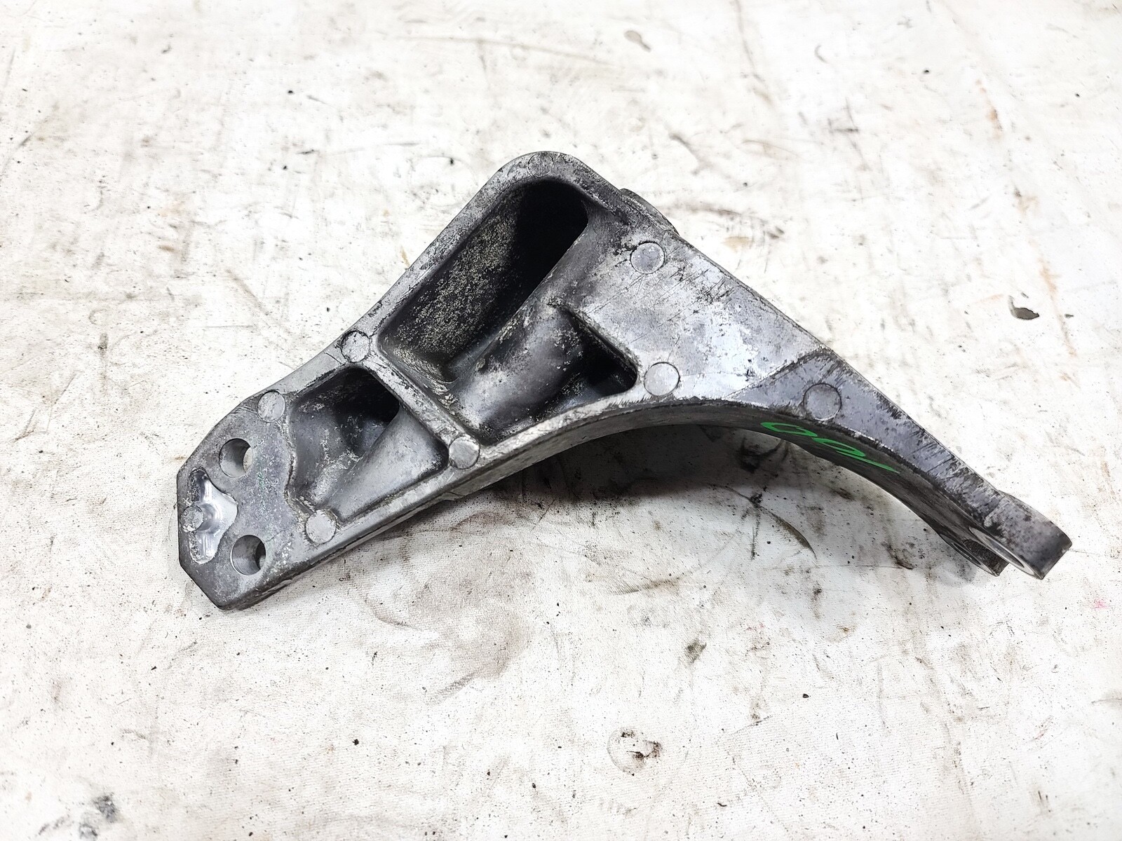 13-20 INFINITI JX35 QX60 FRONT LEFT LH SIDE ENGINE MOTOR MOUNT GUIDE BRACKET
