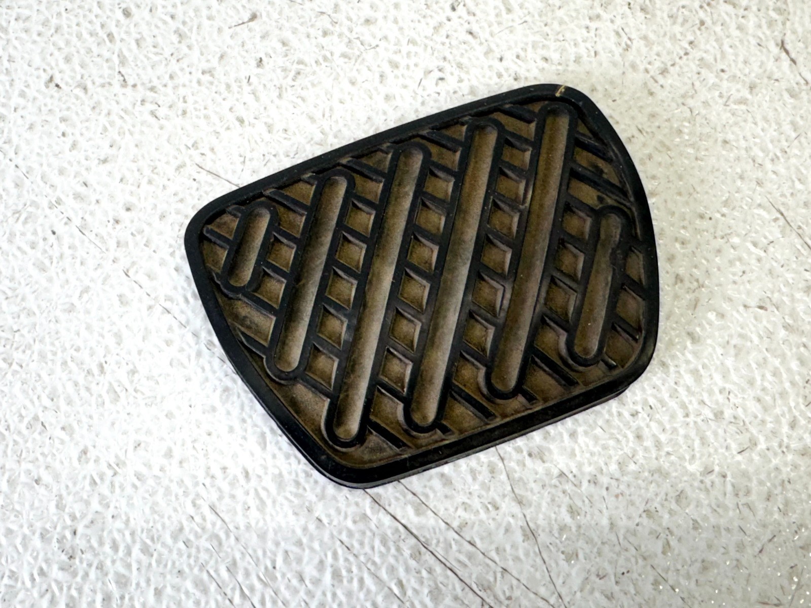 13-19 INFINITI QX80 QX56 AUTO TRANSMISSION BRAKE STOP PEDAL PAD TRIM COVER