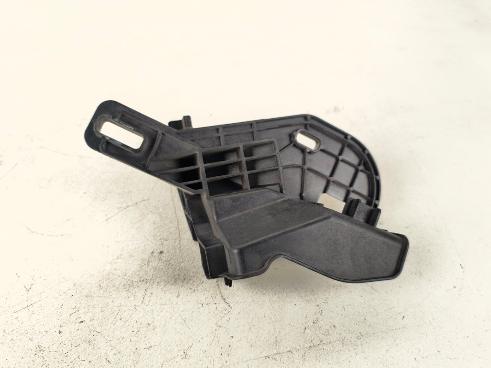 12-19 RANGE ROVER EVOQUE L538 FRONT RIGHT PASS SIDE BUMPER MOUNT BRACKET