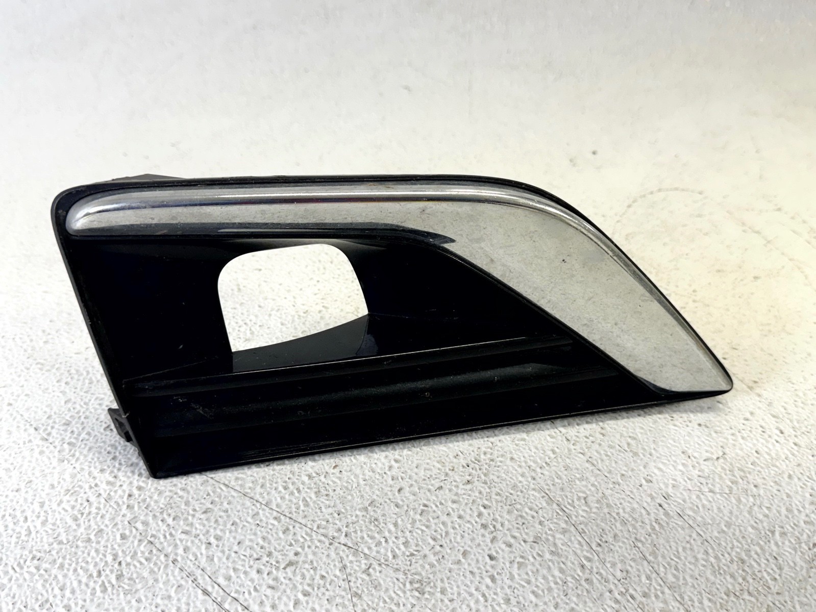 17-24 INFINITI Q50 FRONT LEFT DRIVER SIDE FOG LIGHT LAMP TRIM COVER PANEL