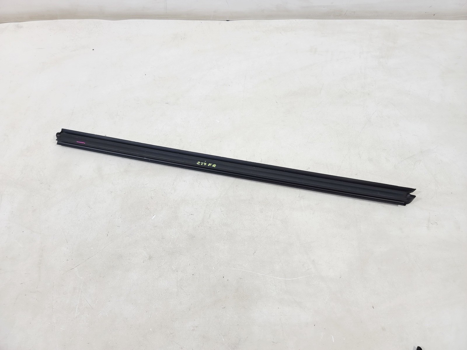 16-23 MAZDA CX-9 CX9 FRONT RIGHT SIDE INNER DOOR WINDOW WEATHERSTRIP SEAL