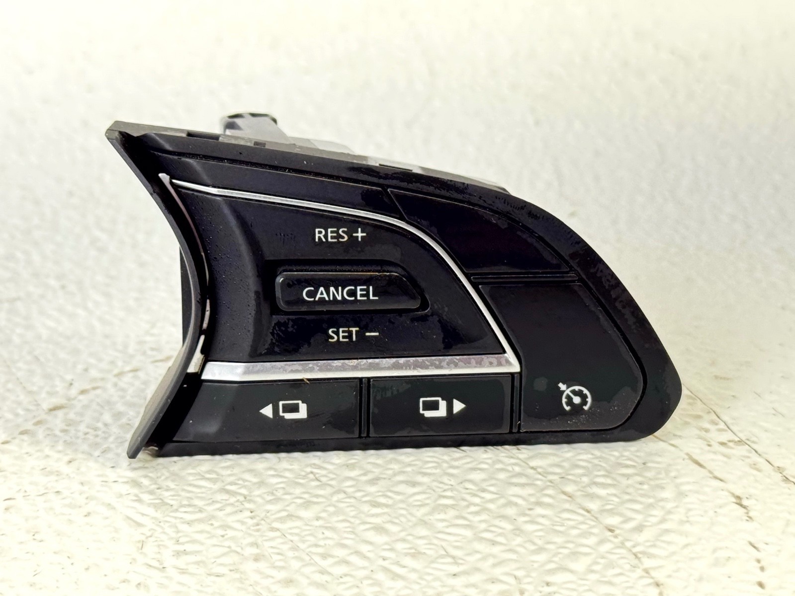 14-17 INFINITI Q50 RIGHT SIDE STEERING WHEEL MULTIFUNCTIONAL CONTROL SWITCH