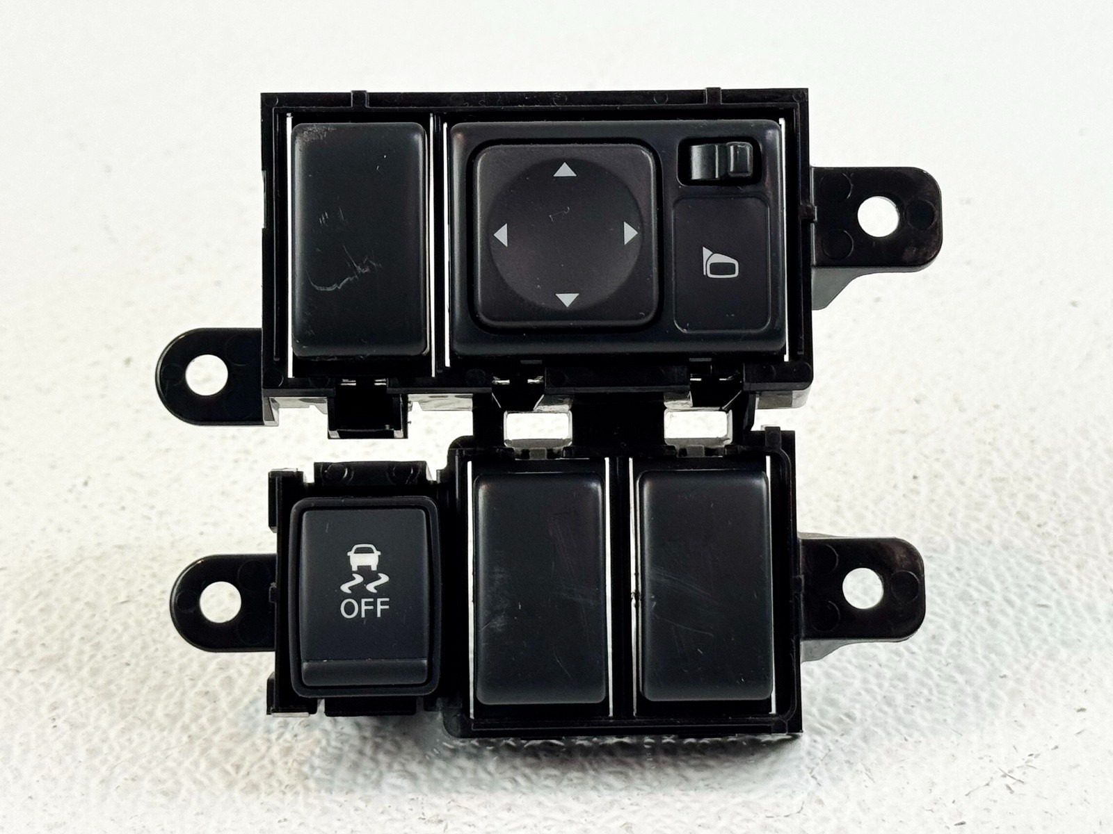 11-17 NISSAN JUKE DASHBOARD TRACTION MIRROR CONTROL SWITCH PANEL TRIM
