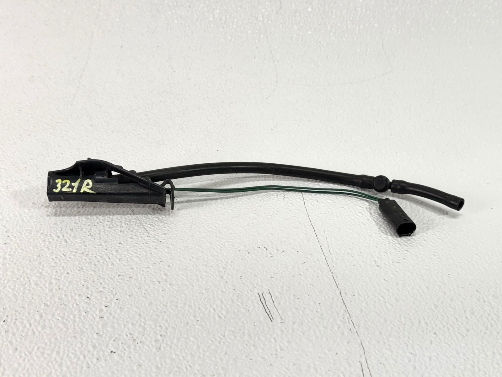 12-17 RANGE ROVER EVOQUE RIGHT PASSENGER SIDE WINDSHIELD WASHER WIPER NOZZLE