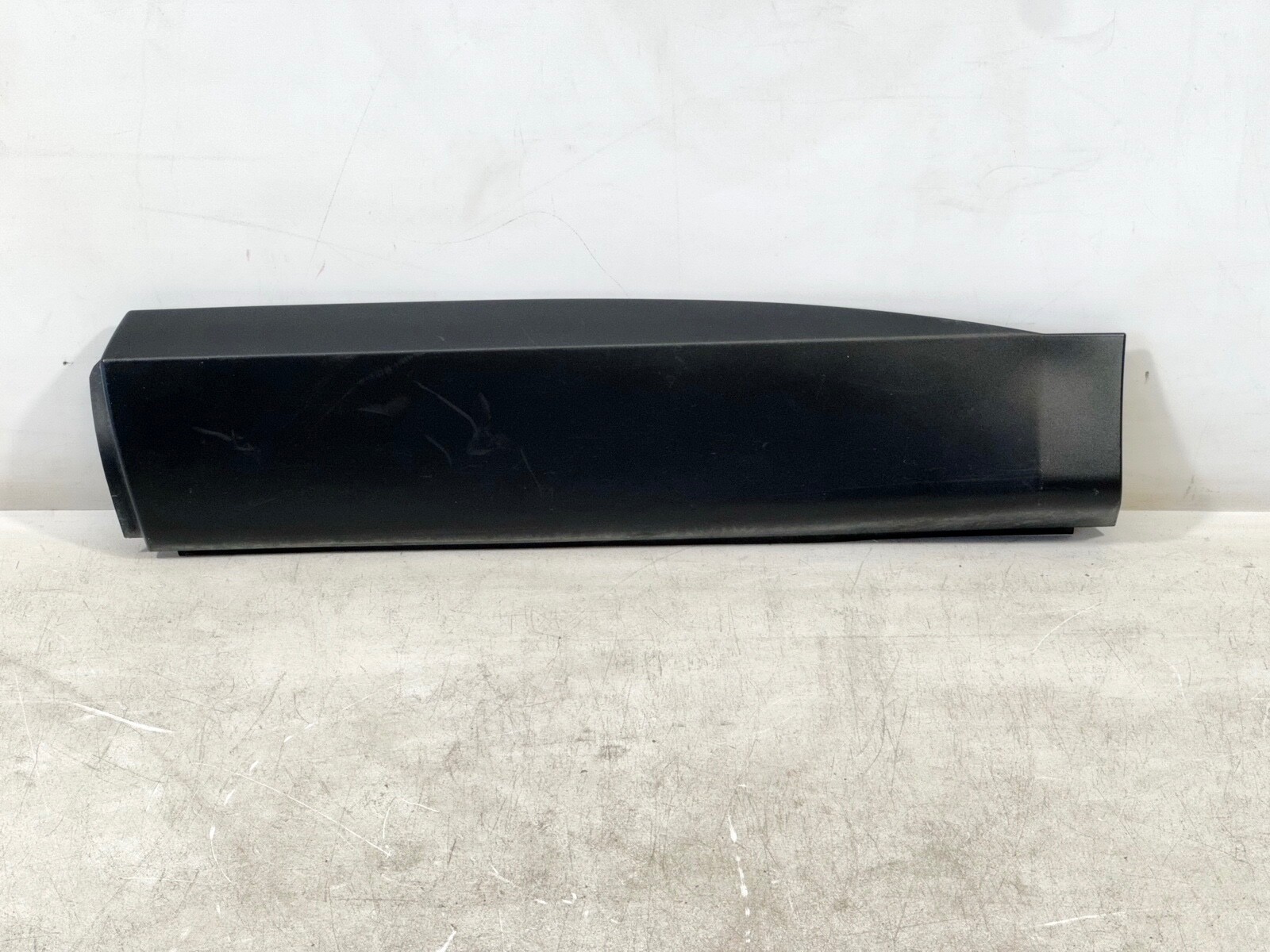 17-25 JAGUAR F-PACE REAR LEFT LH SIDE DOOR LOWER MOLDING COVER TRIM PANEL
