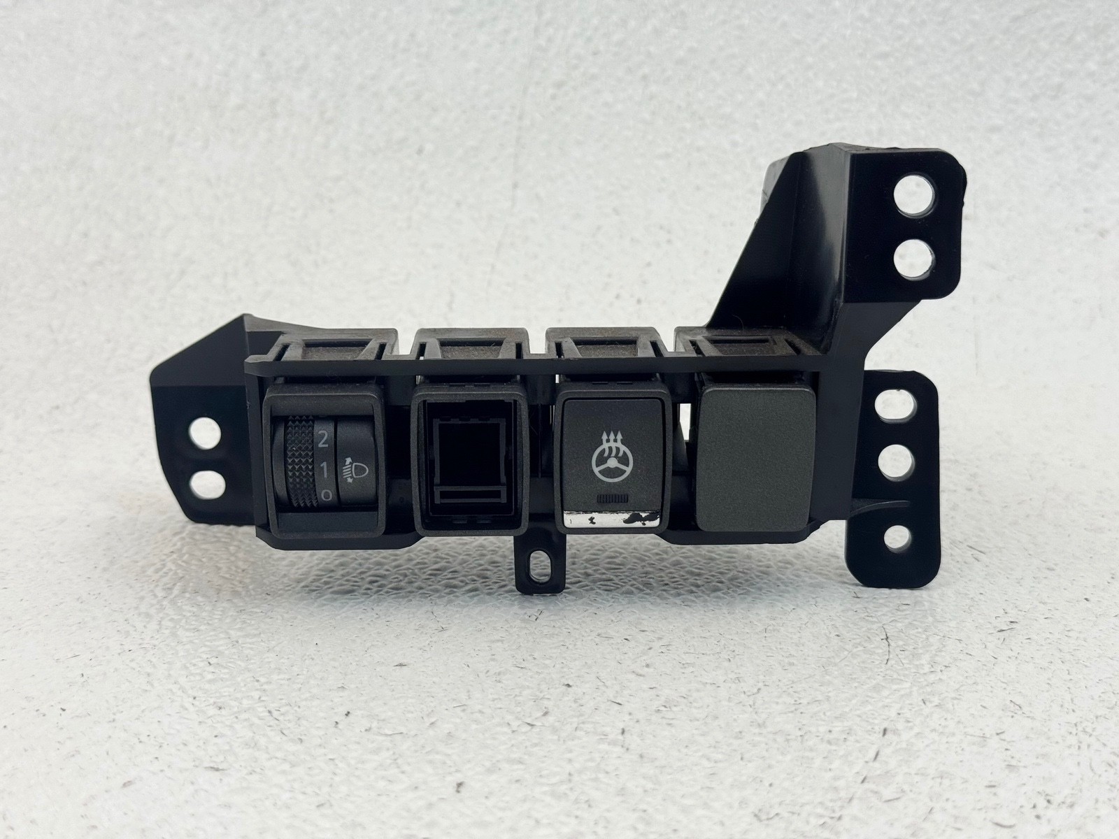 13-20 INFINITI JX35 QX60 FRONT DASHBOARD INSTRUMENT LOWER HEAT SWITCH BUTTON