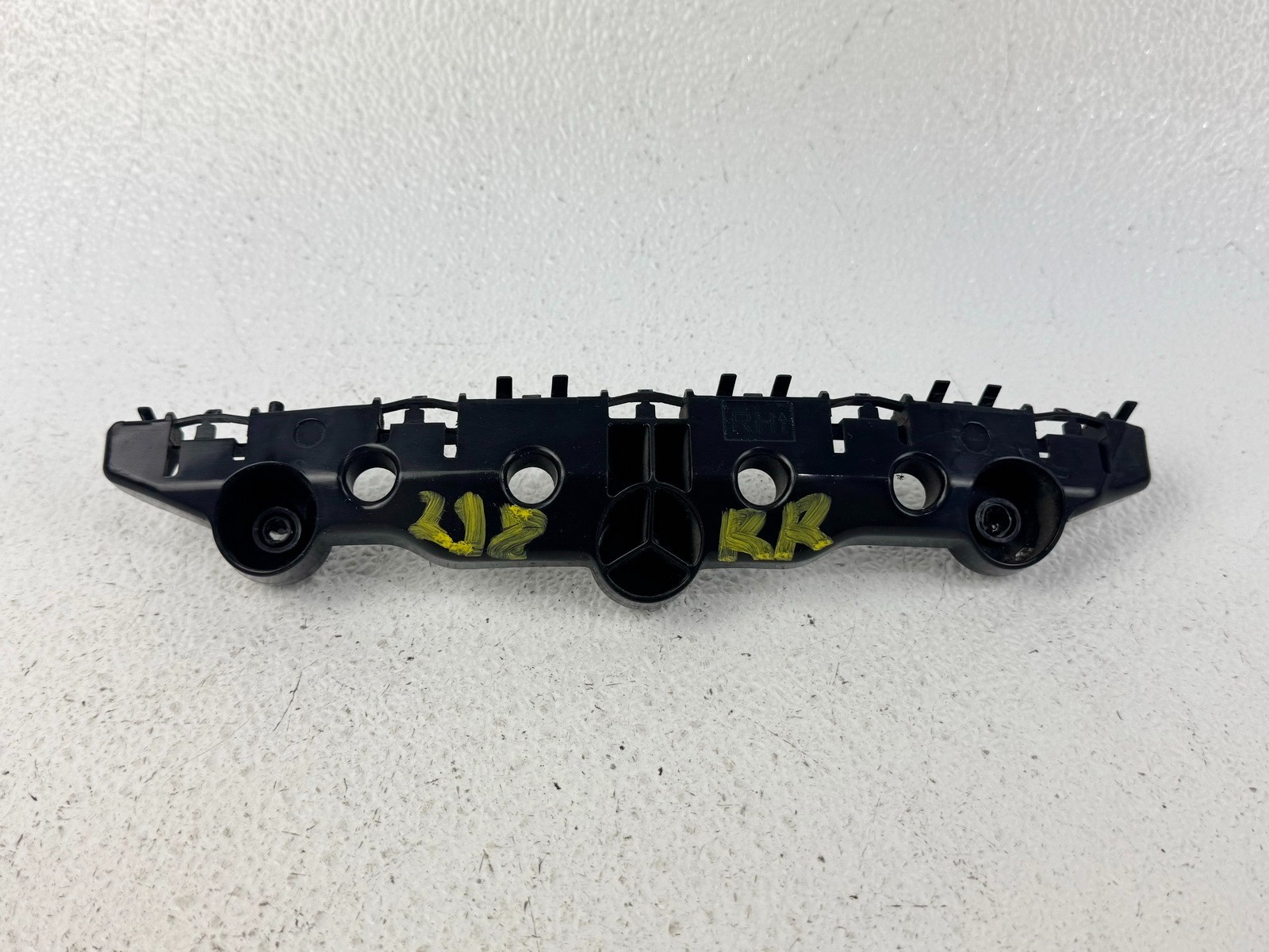 17-19 INFINITI QX30 REAR RIGHT RH PASS SIDE BUMPER SUPPORT MOUNT BRACKET