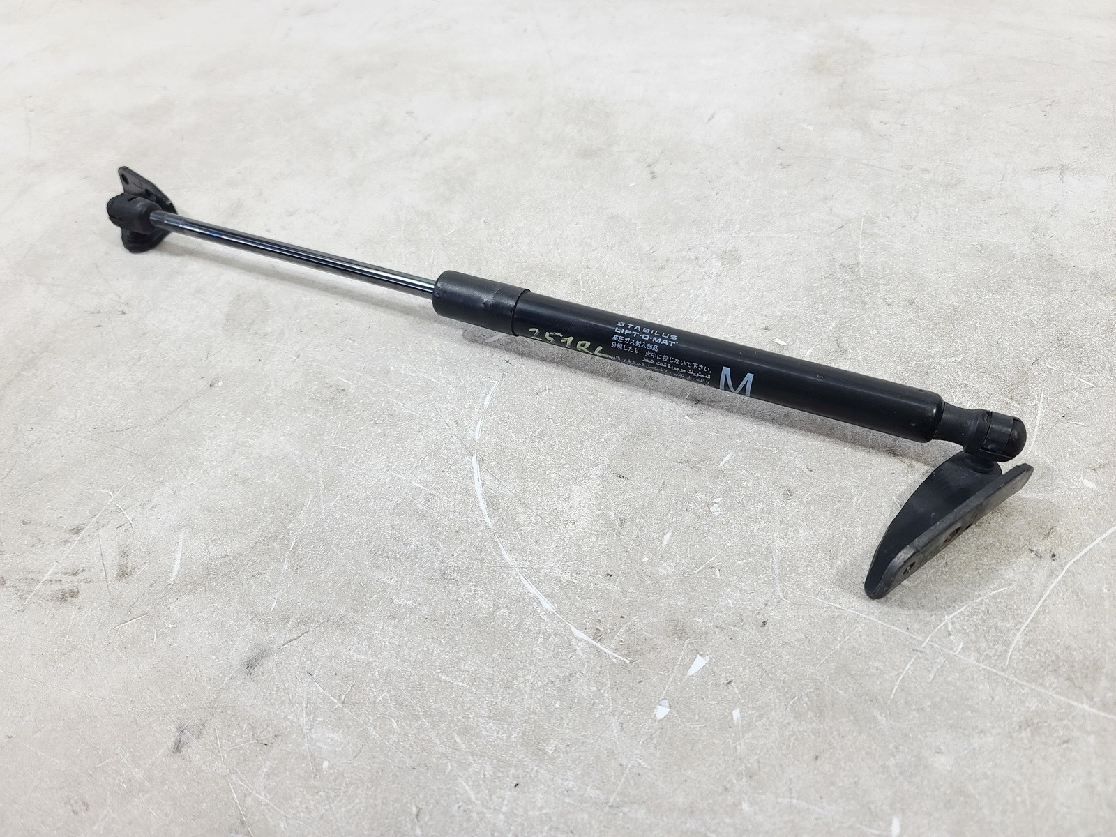 11-17 INFINITI QX80 REAR LEFT LH DRIVER LIFTGATE LIFT SUPPORT CYLINDER STRUT