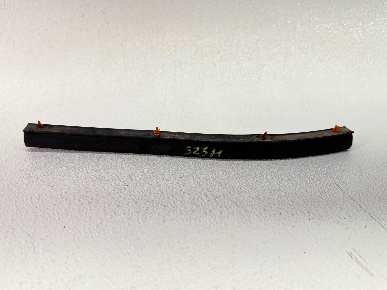 12-19 RANGE ROVER EVOQUE FRONT LEFT SIDE HOOD BONNET WEATHERSTRIP SEAL TRIM