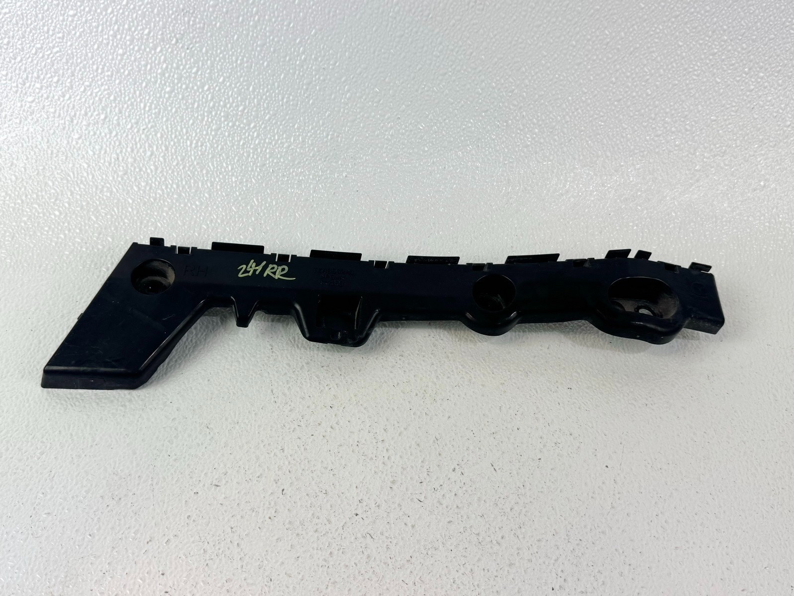 16-23 MAZDA CX-9 CX9 REAR BUMPER RIGHT RH PASS SIDE RETAINER MOUNT BRACKET