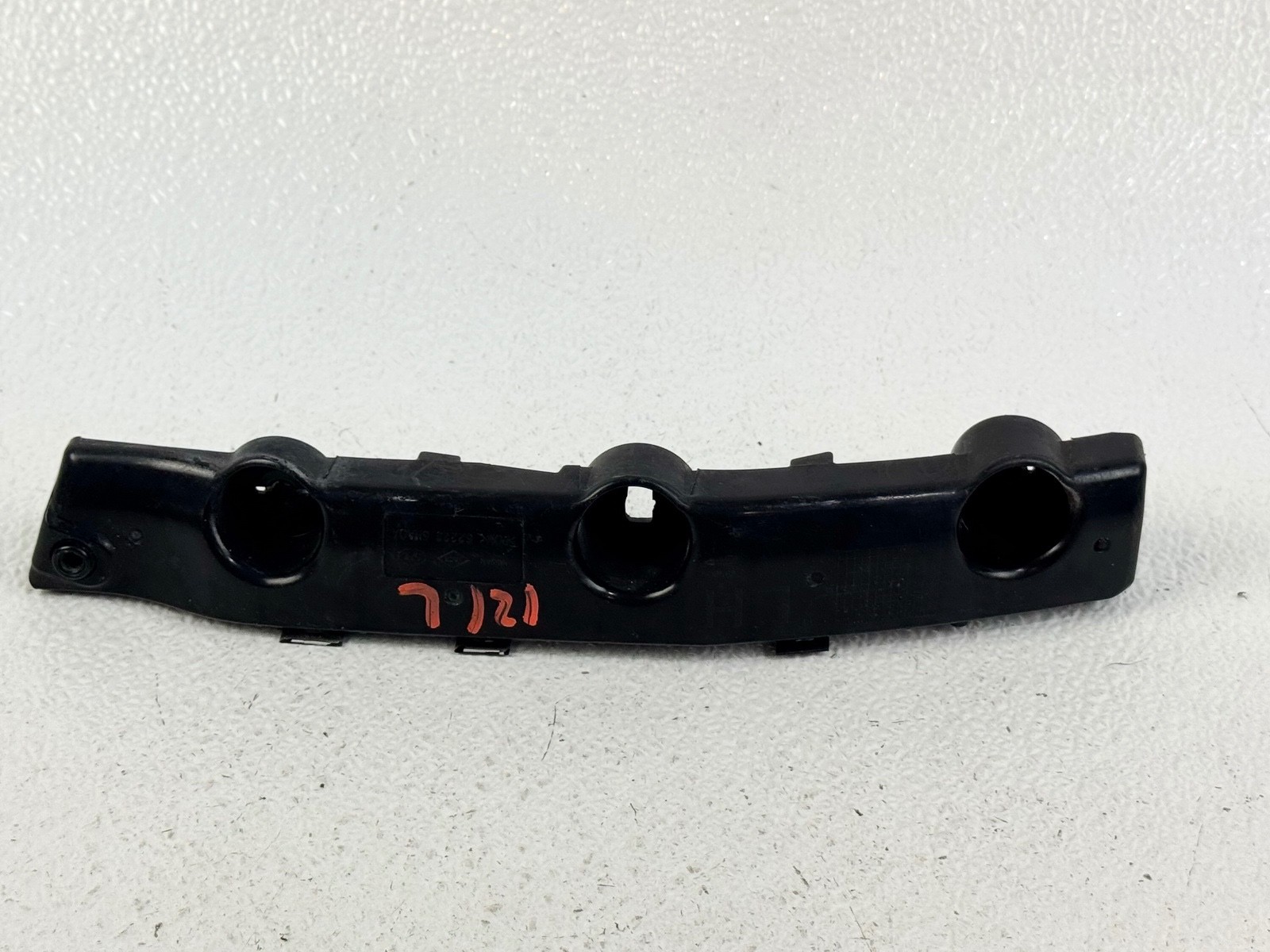 14-19 NISSAN ROGUE FRONT LEFT LH SIDE BUMPER BRACKET SUPPORT MOUNT