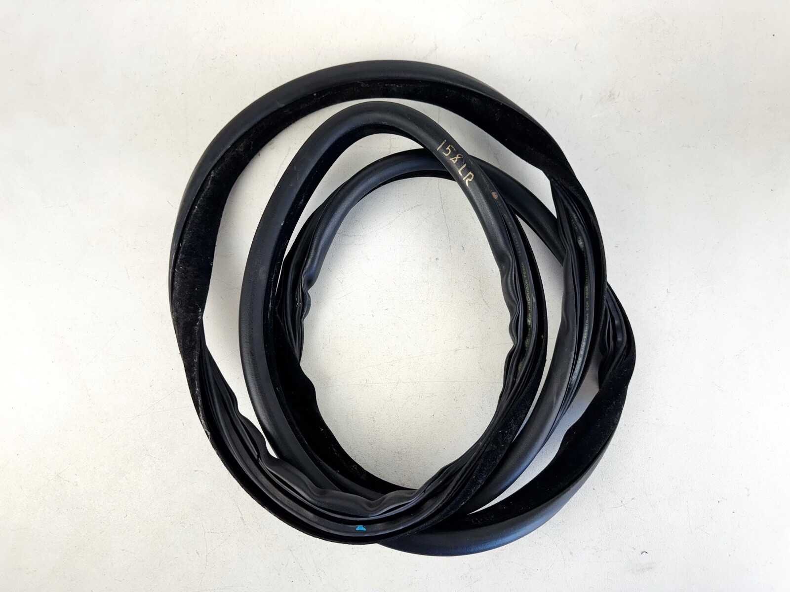 12-19 RANGE ROVER EVOQUE REAR LEFT LH SIDE DOOR WEATHER STRIP SEAL COVER