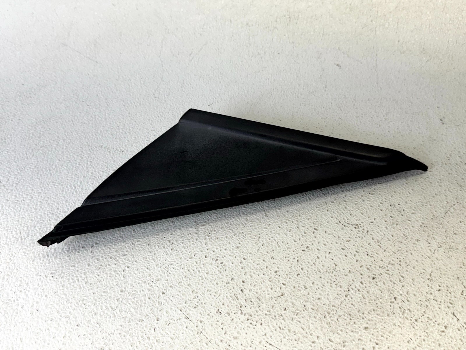 12-18 FORD FOCUS FRONT LEFT LH DRIVER SIDE FENDER CORNER TRIM COVER PANEL