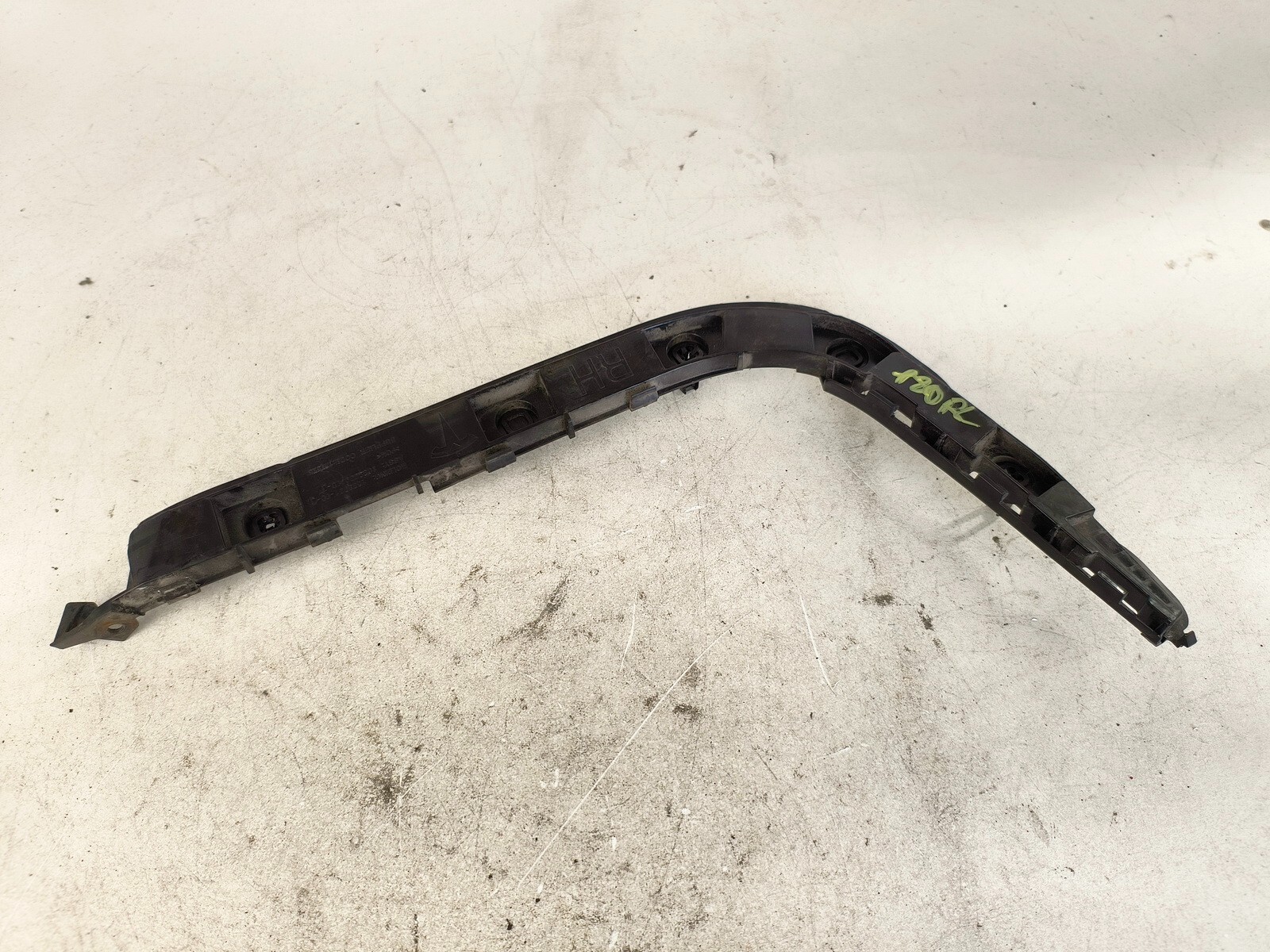 17-23 TESLA MODEL 3 REAR LEFT LH DRIVER SIDE BUMPER LOWER RETAINER BRACKET