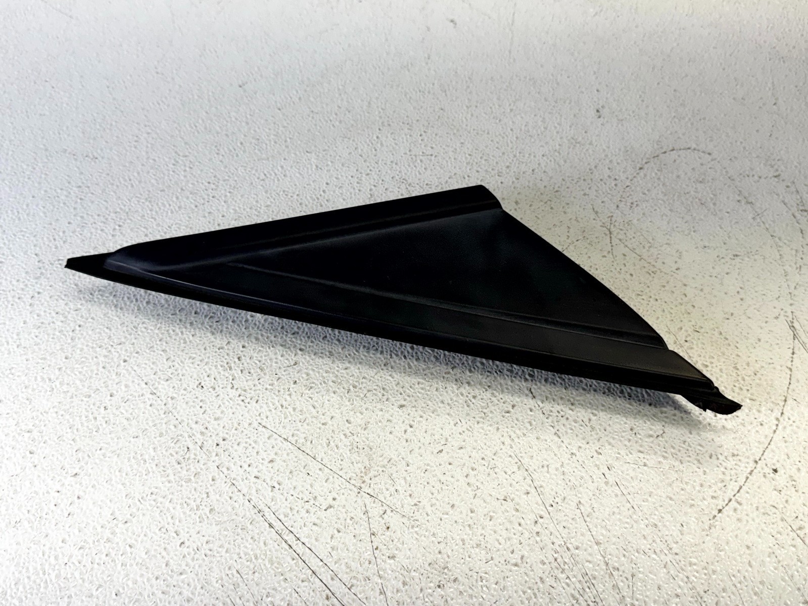 12-18 FORD FOCUS FRONT RIGHT RH PASS SIDE FENDER CORNER TRIM COVER PANEL